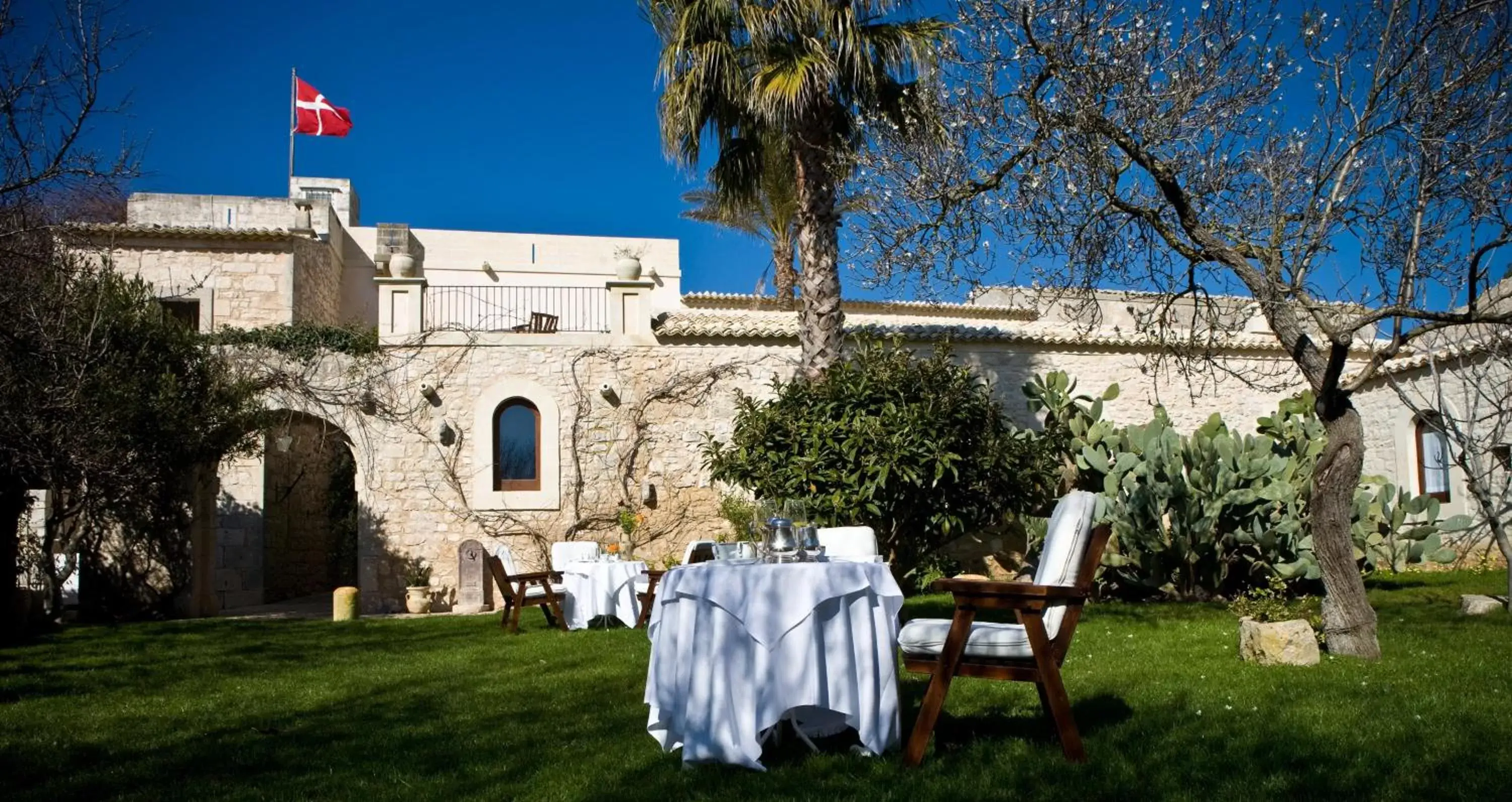 Restaurant/places to eat, Garden in Eremo Della Giubiliana