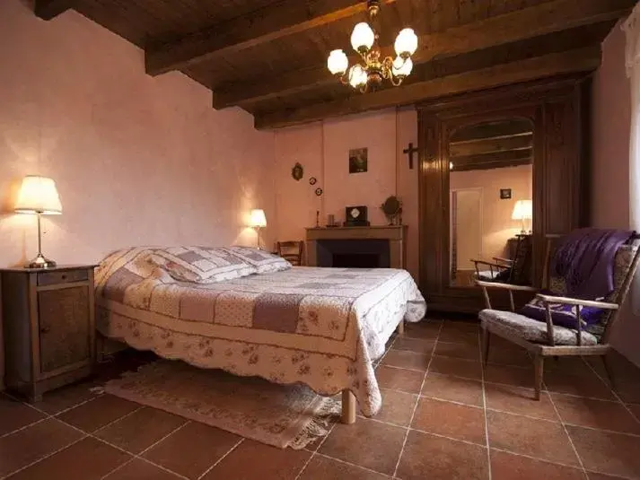 Bedroom, Bed in Domaine de Cousignac