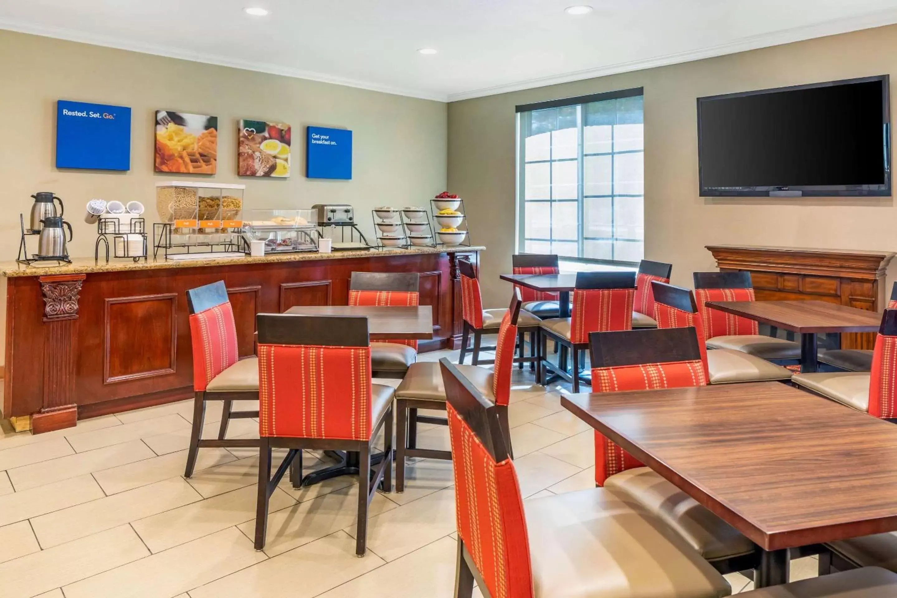 Restaurant/Places to Eat in Comfort Inn & Suites Lancaster Antelope Valley
