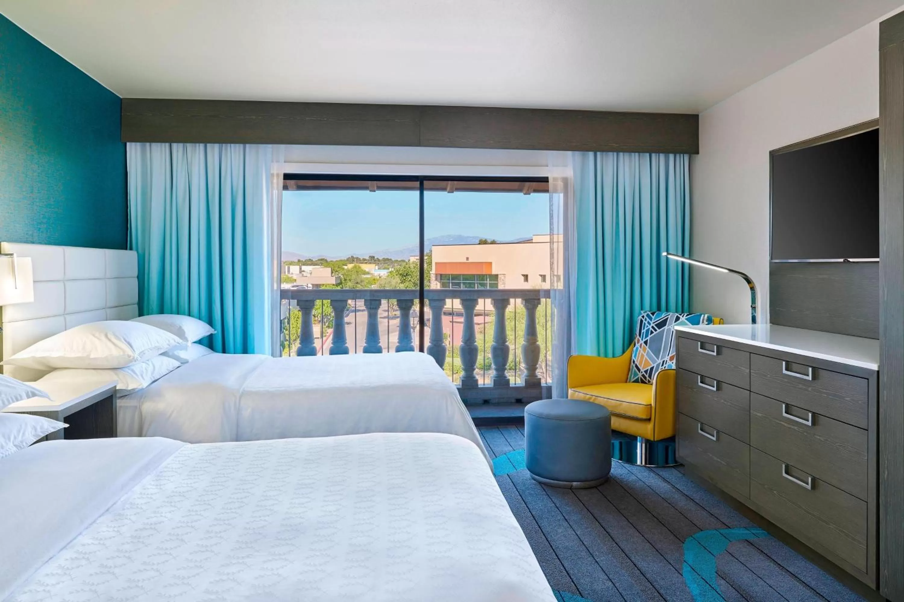 Photo of the whole room, Bed in Sheraton Tucson Hotel & Suites