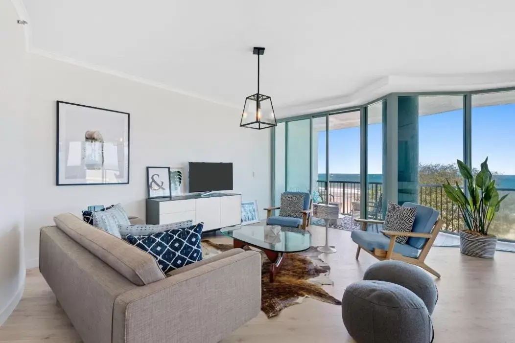 Living room, Seating Area in The Waterford on Main Beach