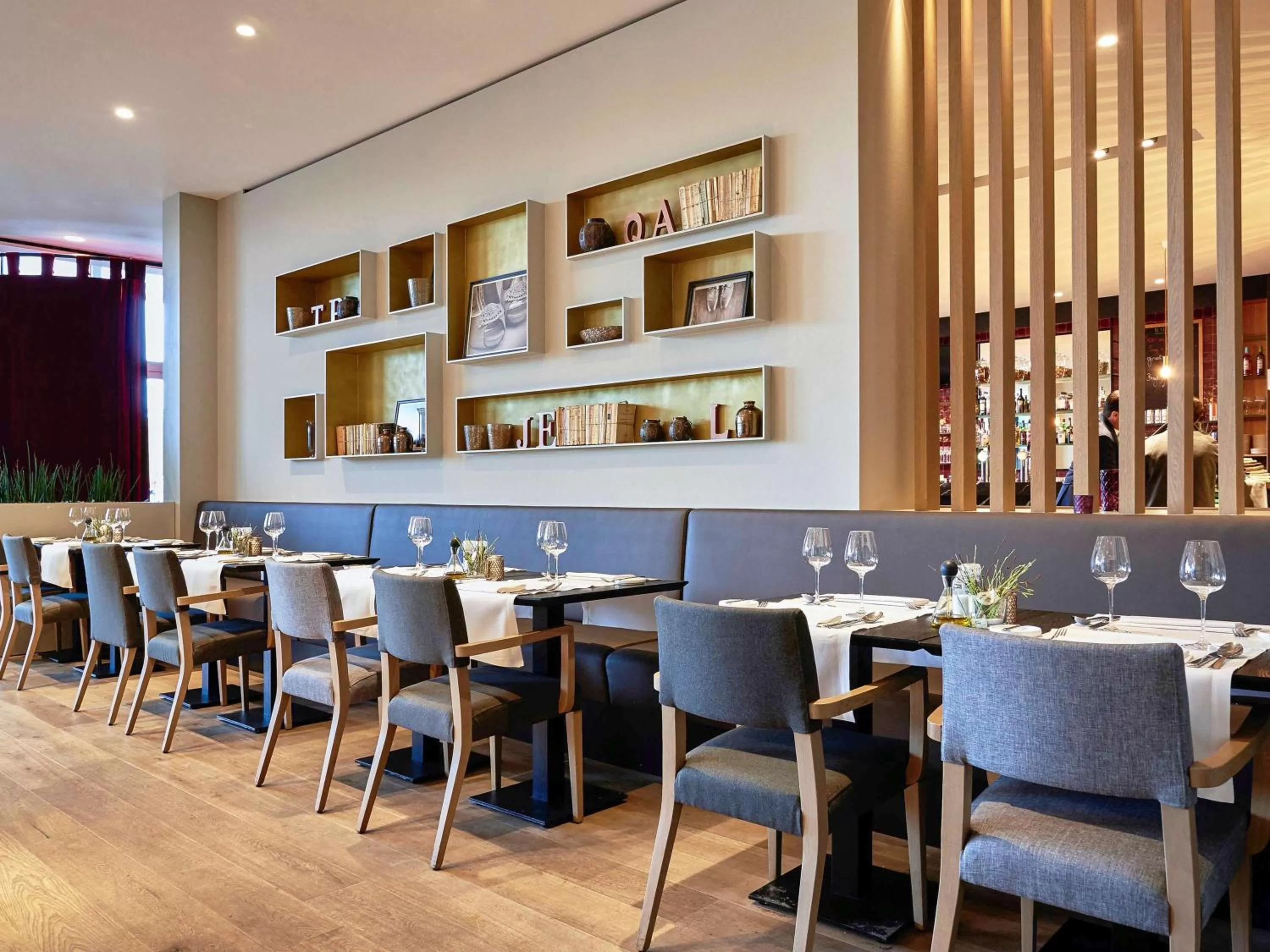 Restaurant/places to eat in Mercure Roeselare