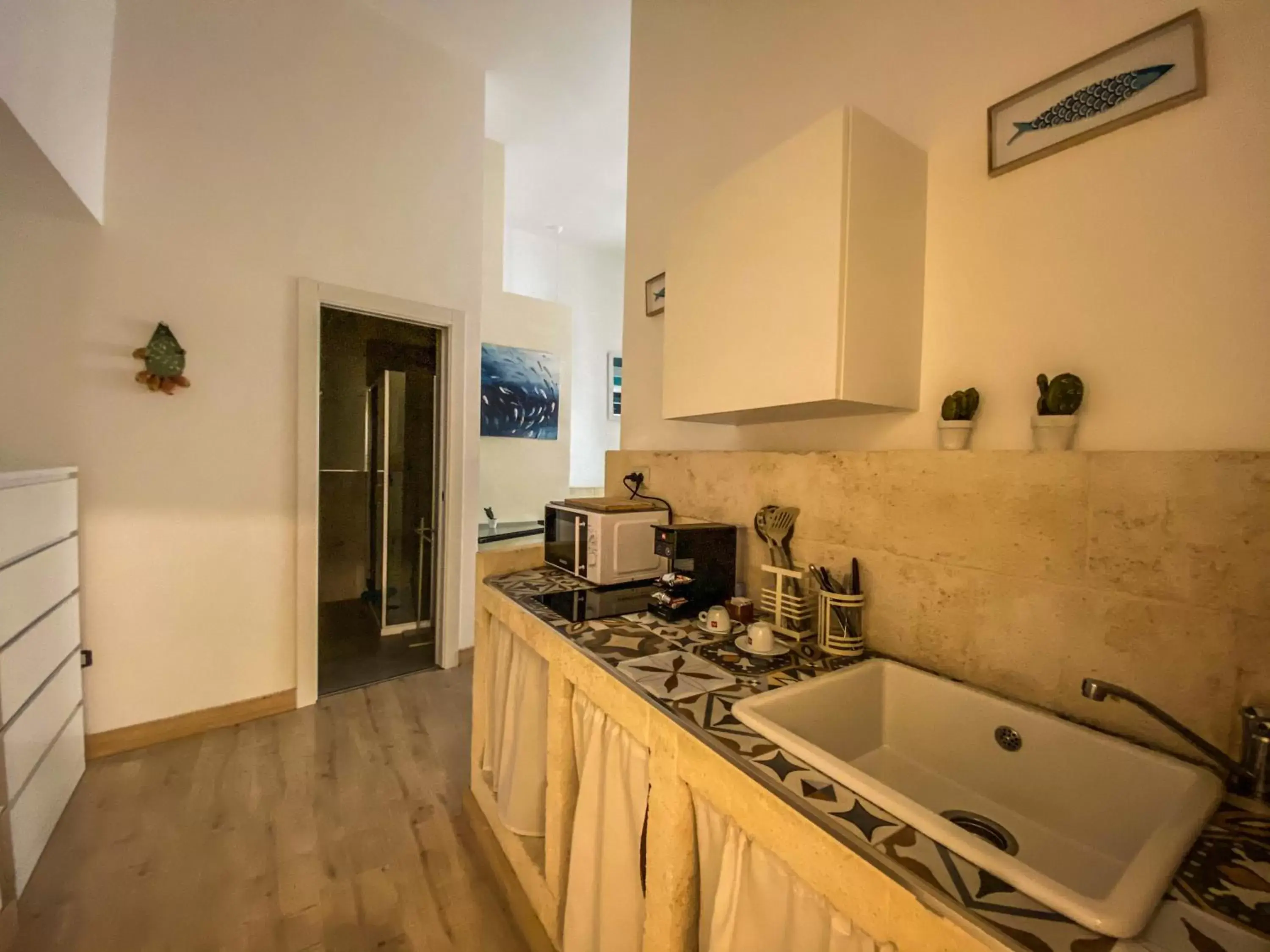 Coffee/tea facilities, Kitchen/Kitchenette in Casa d'Angio' B&B