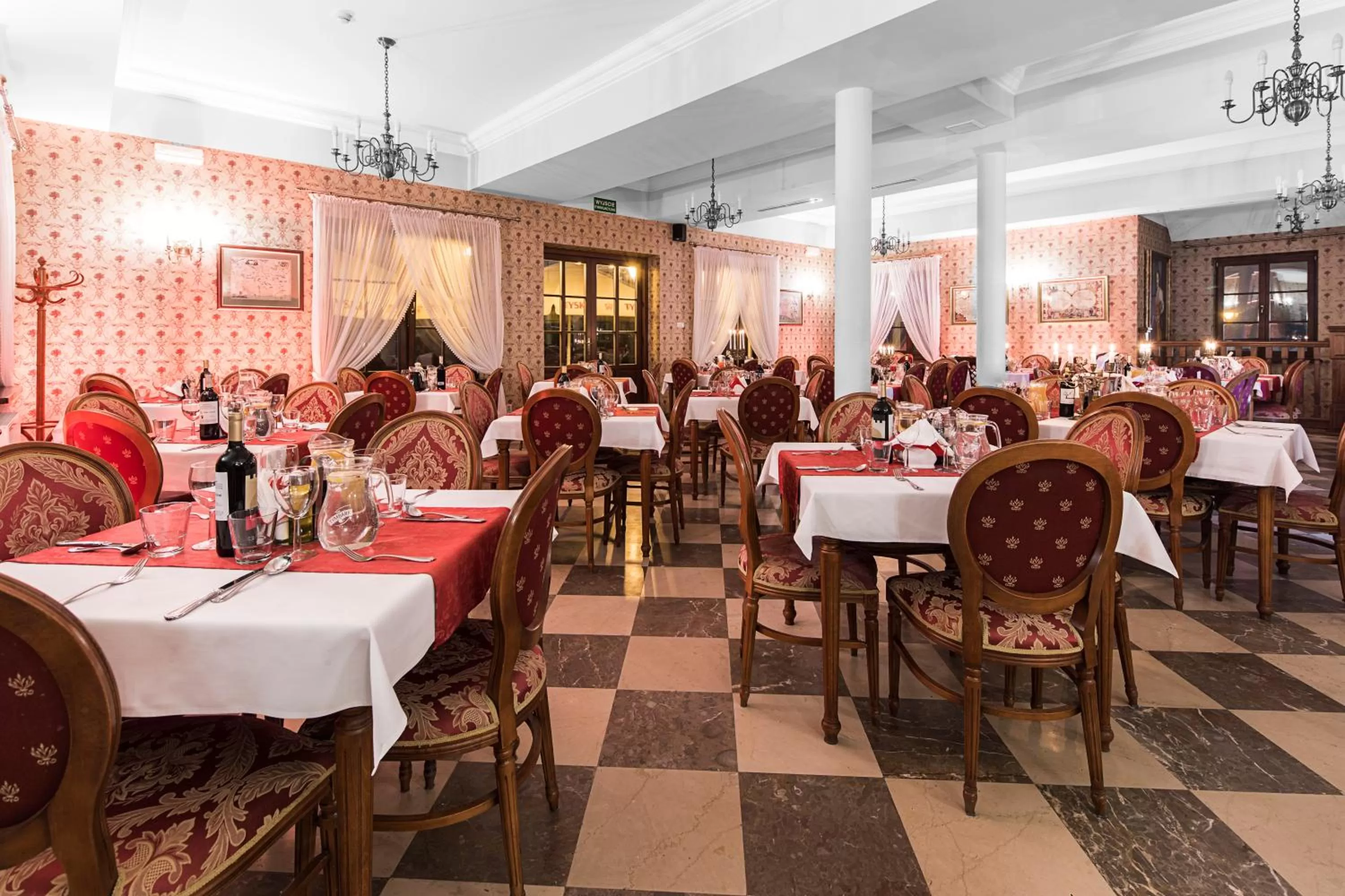 Restaurant/places to eat in Hotel Sarmata Zespół Dworski