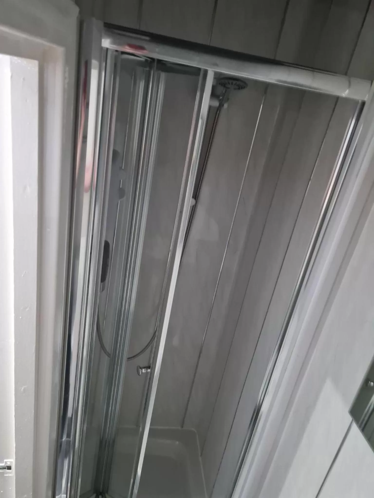 Toilet in Queens Plaza Hotel