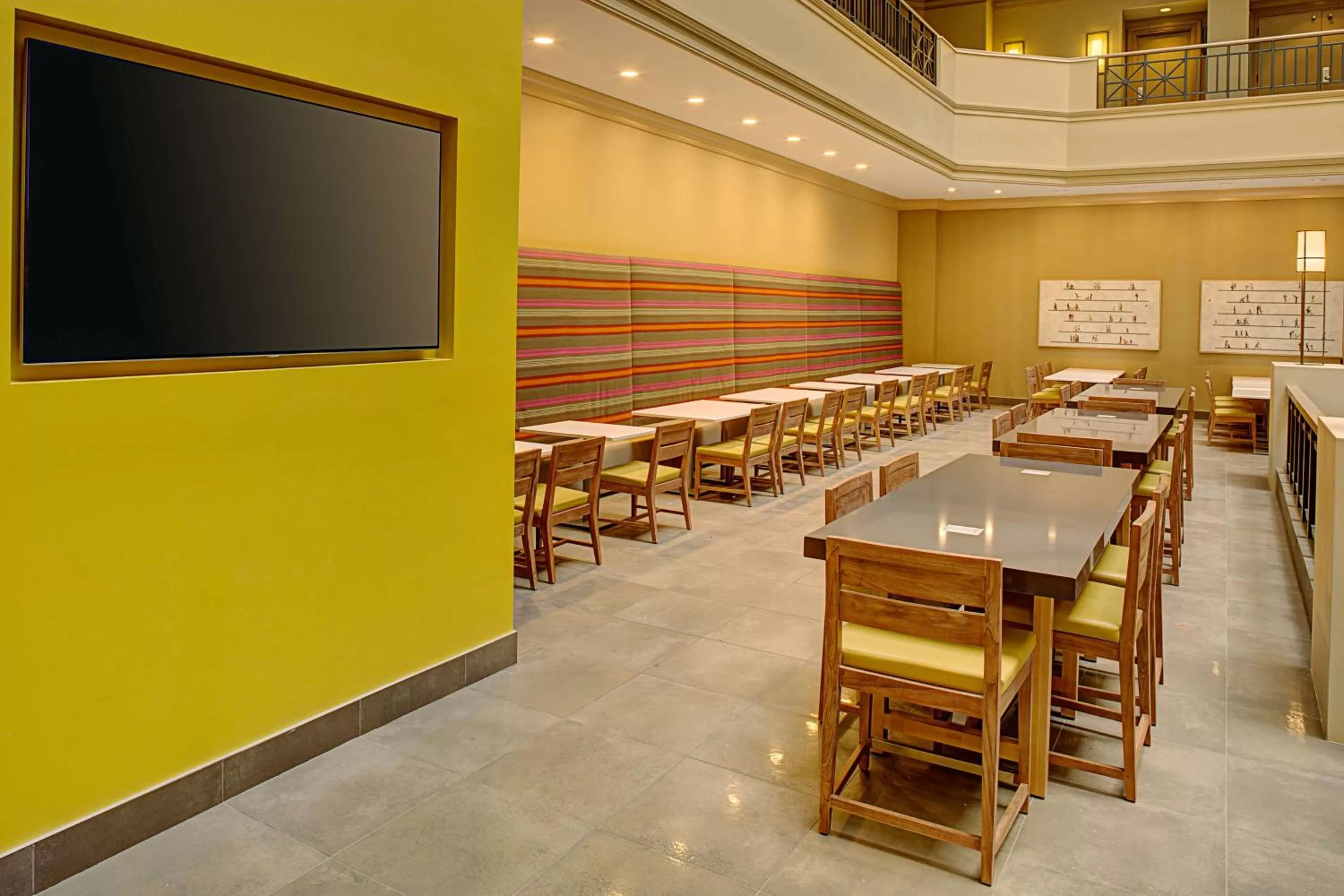 Restaurant/places to eat in Embassy Suites by Hilton San Diego Bay Downtown