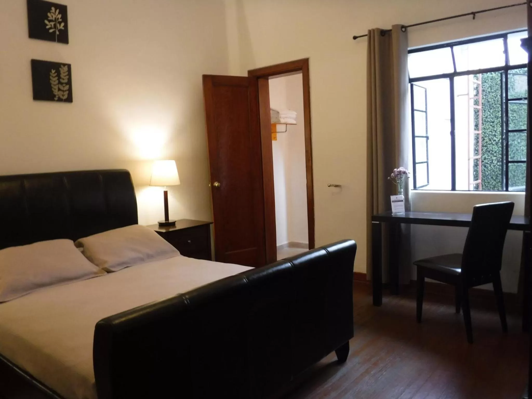 Photo of the whole room, Bed in Condesa Haus B&B