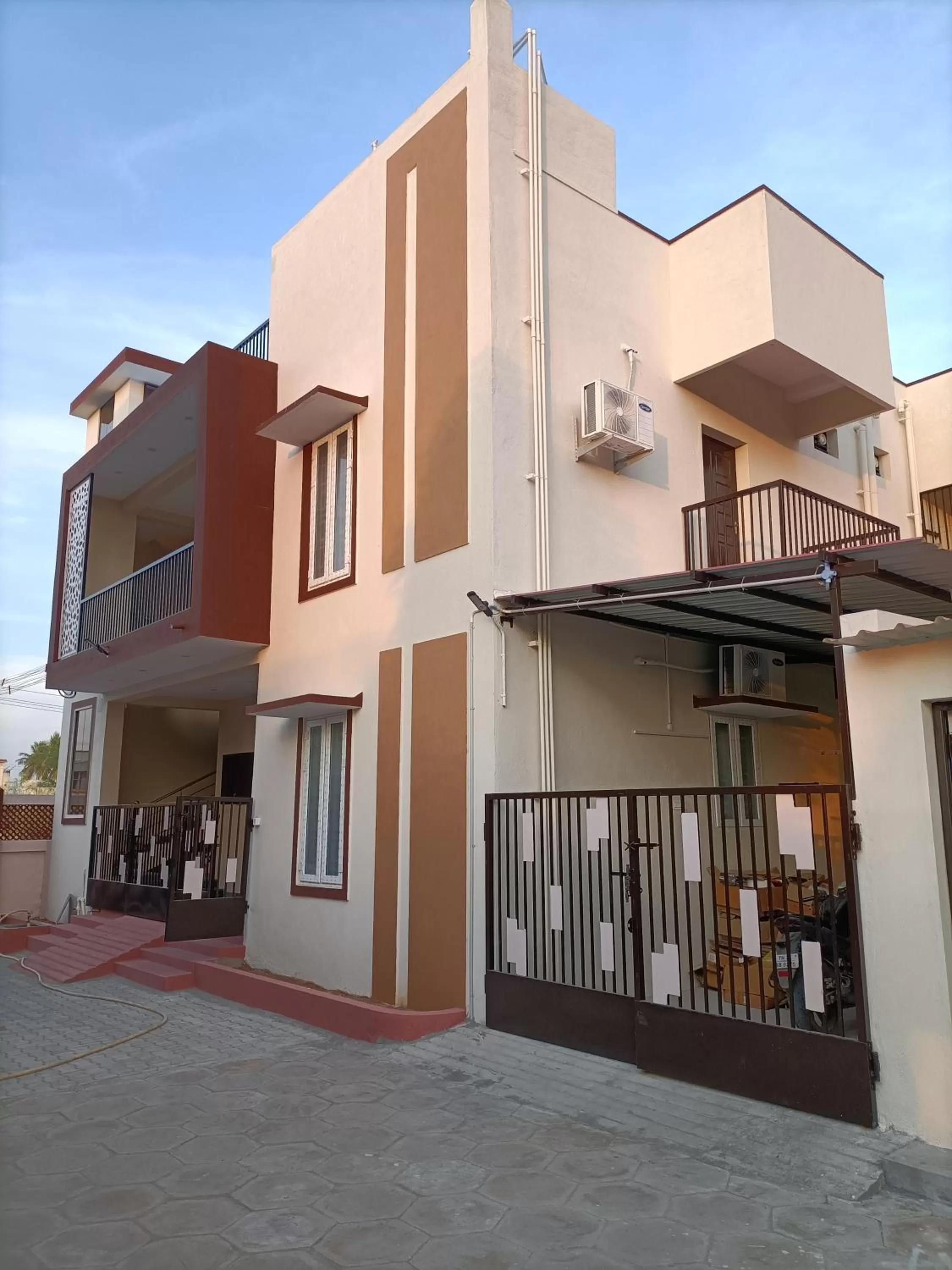 Property Building in Doctor's Homestay