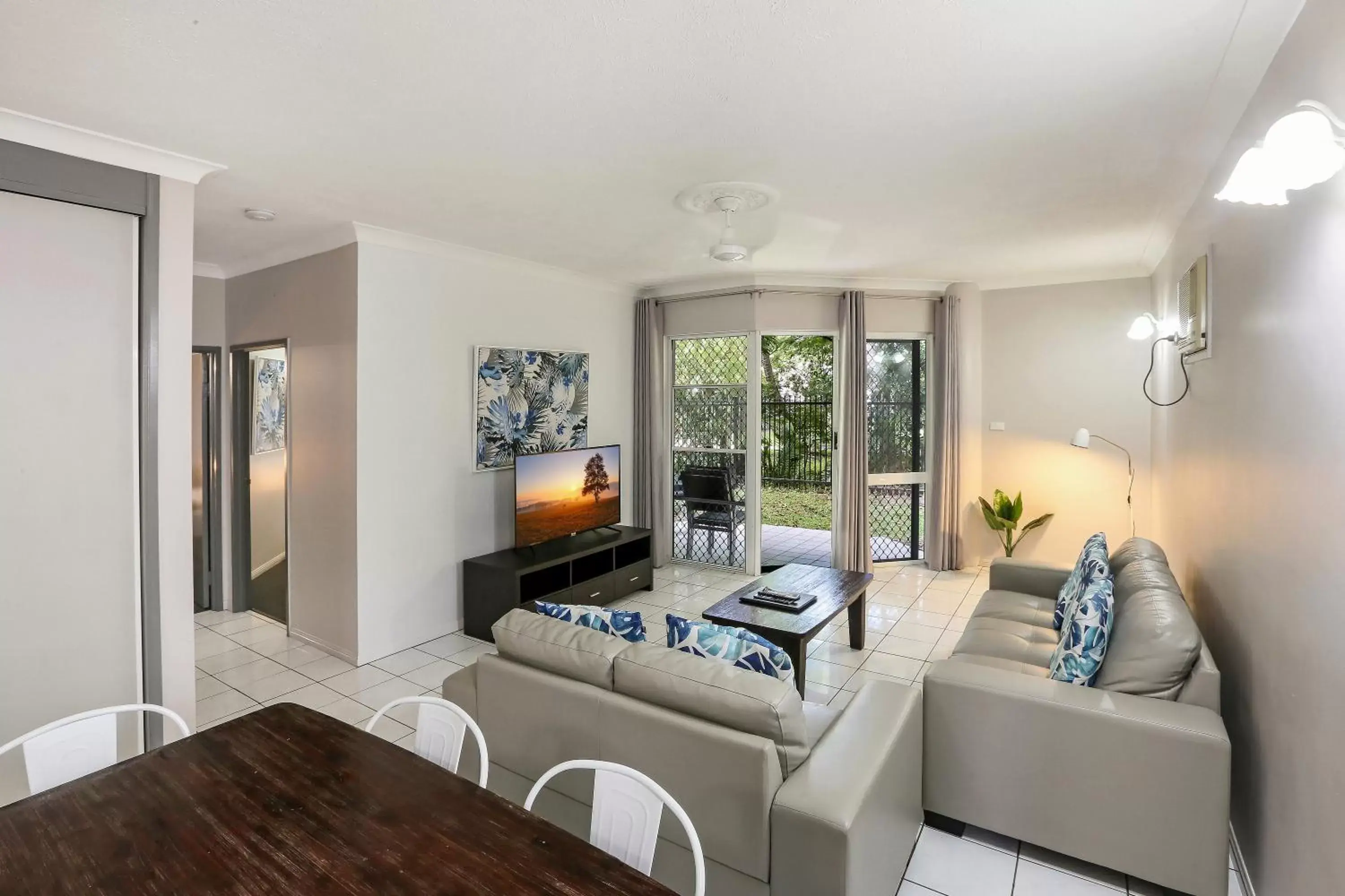 Living room, Seating Area in Citysider Cairns Holiday Apartments