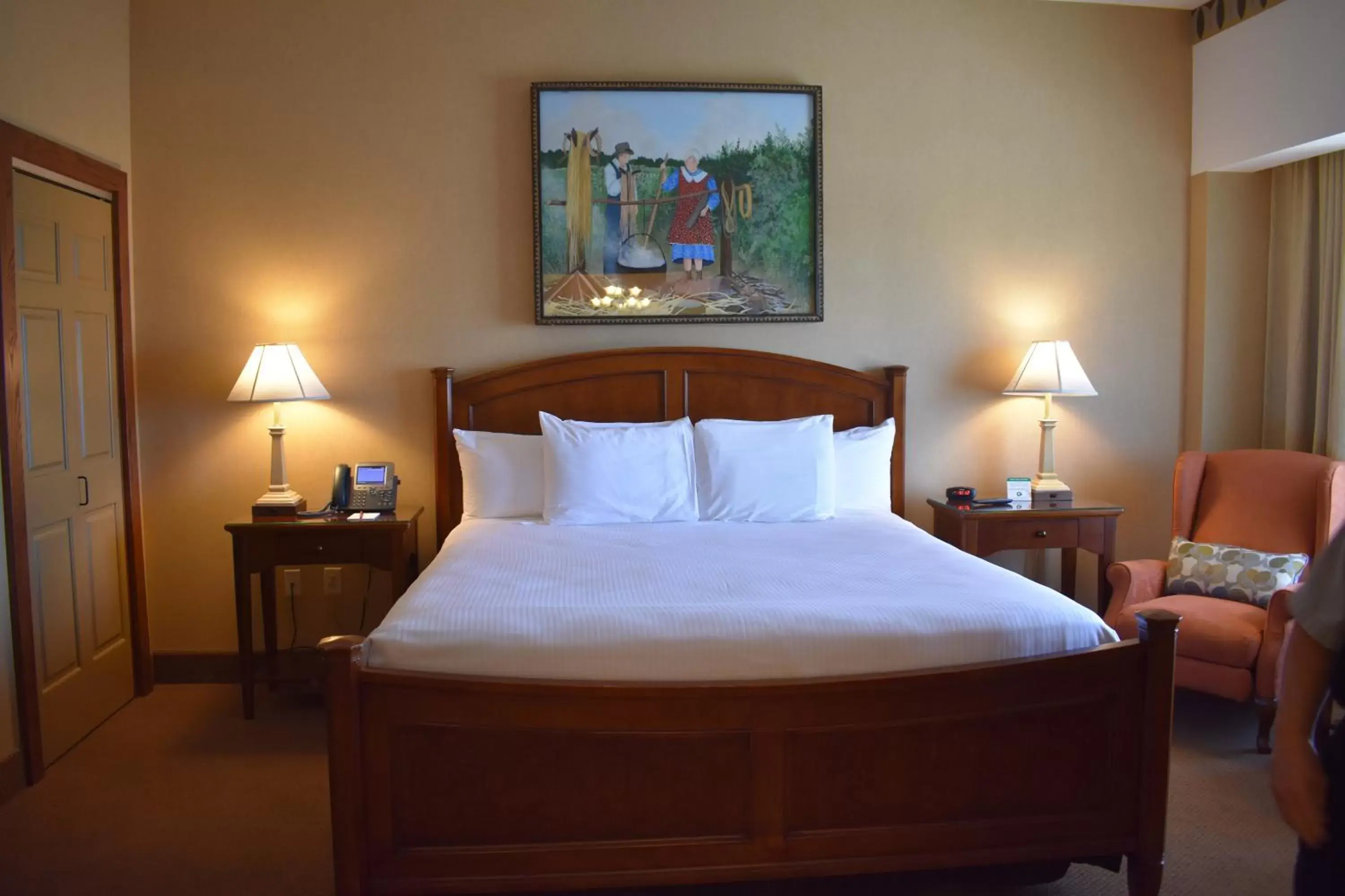 Bedroom, Bed in Cherokee Casino West Siloam Springs Resort