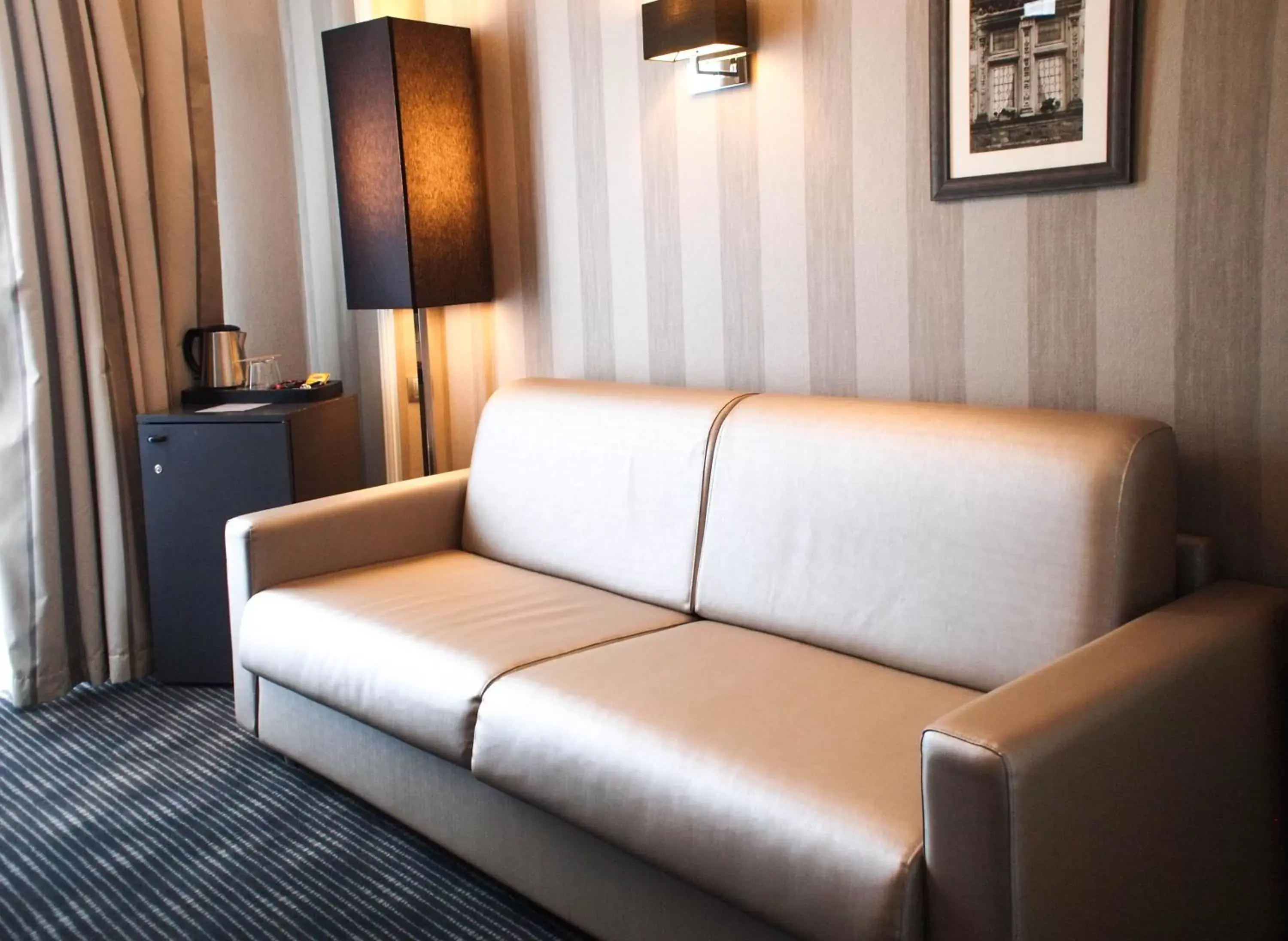 Bedroom, Seating Area in Hôtel Concordia Le Mans Centre Gare