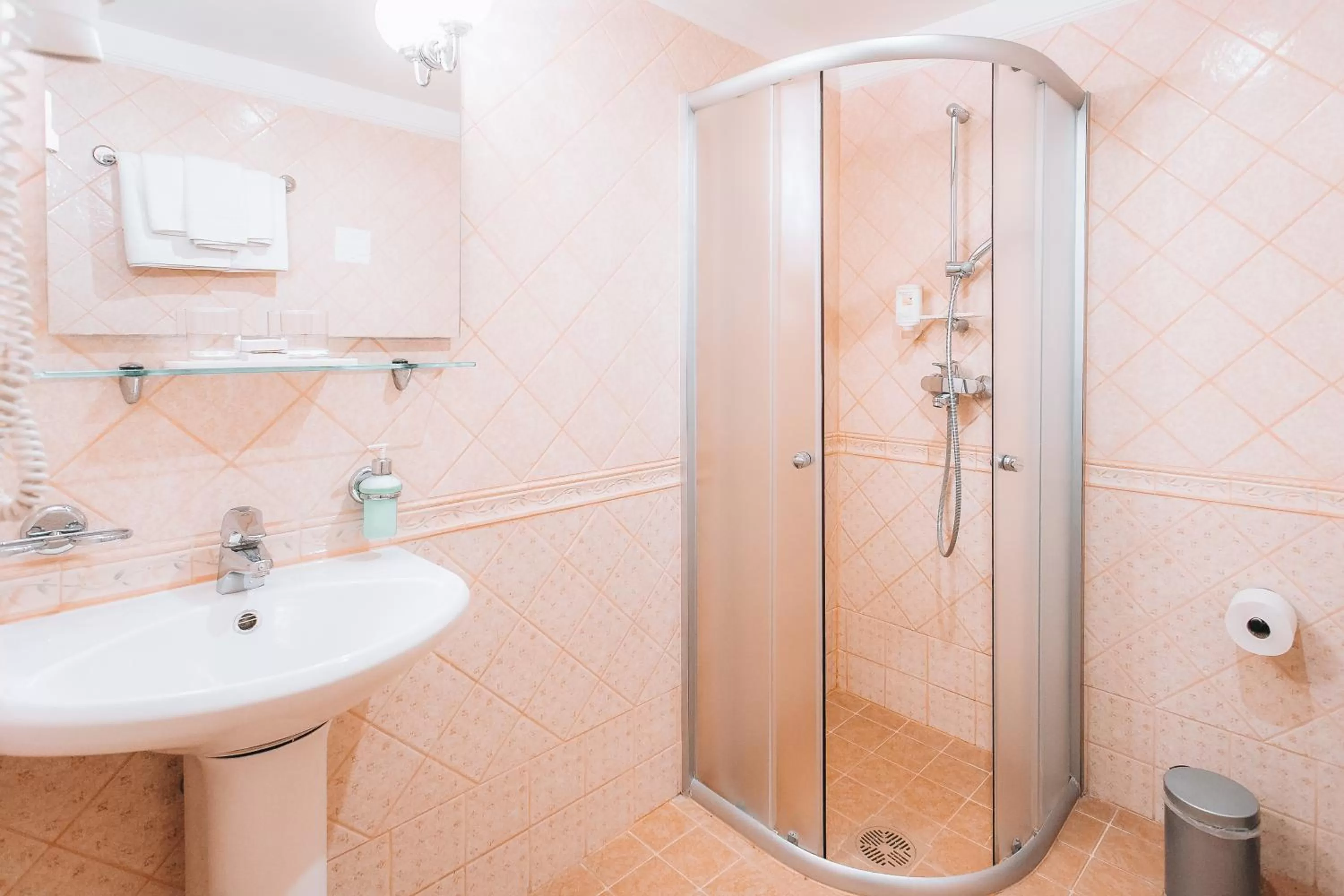Shower in Arensburg Boutique Hotel & Spa