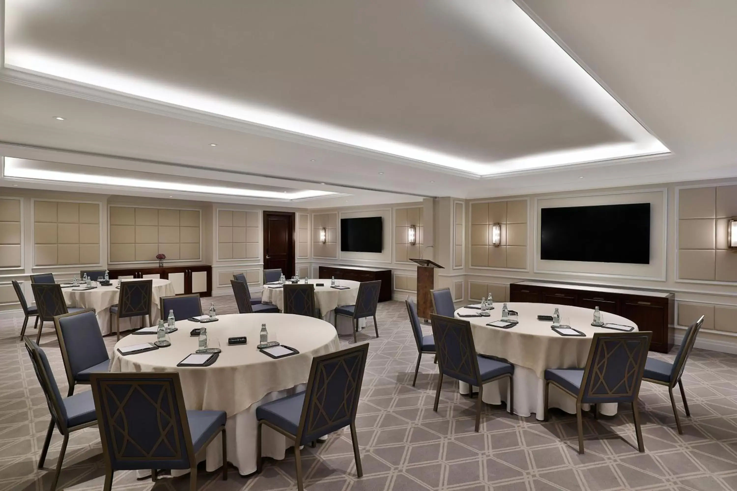 Meeting/conference room, Restaurant/Places to Eat in The Ritz-Carlton, Amman