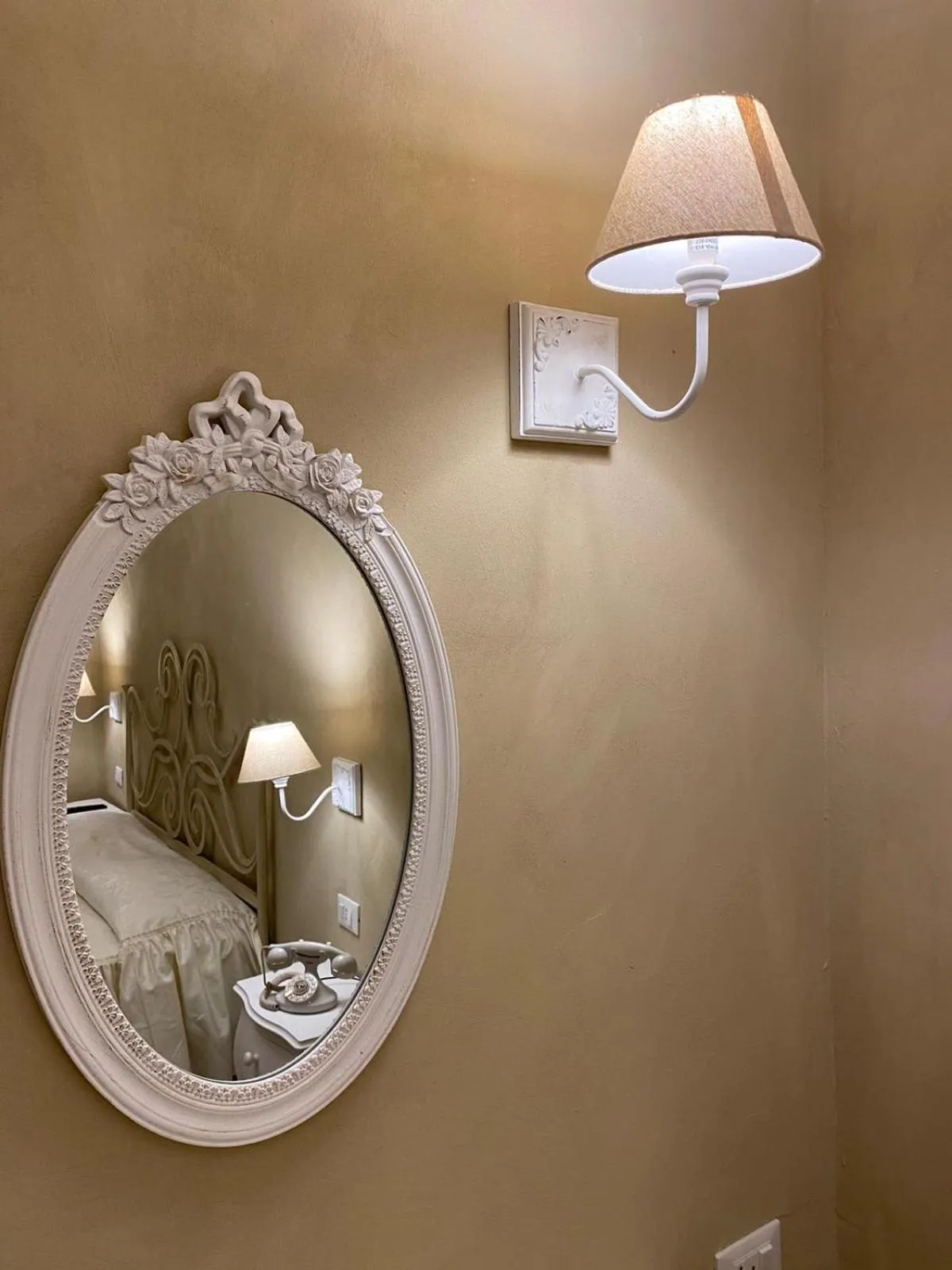 Photo of the whole room in Boutique Hotel Calais Milano