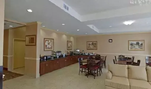 Lobby or reception, Restaurant/Places to Eat in Americas Best Value Inn & Suites-Livingston