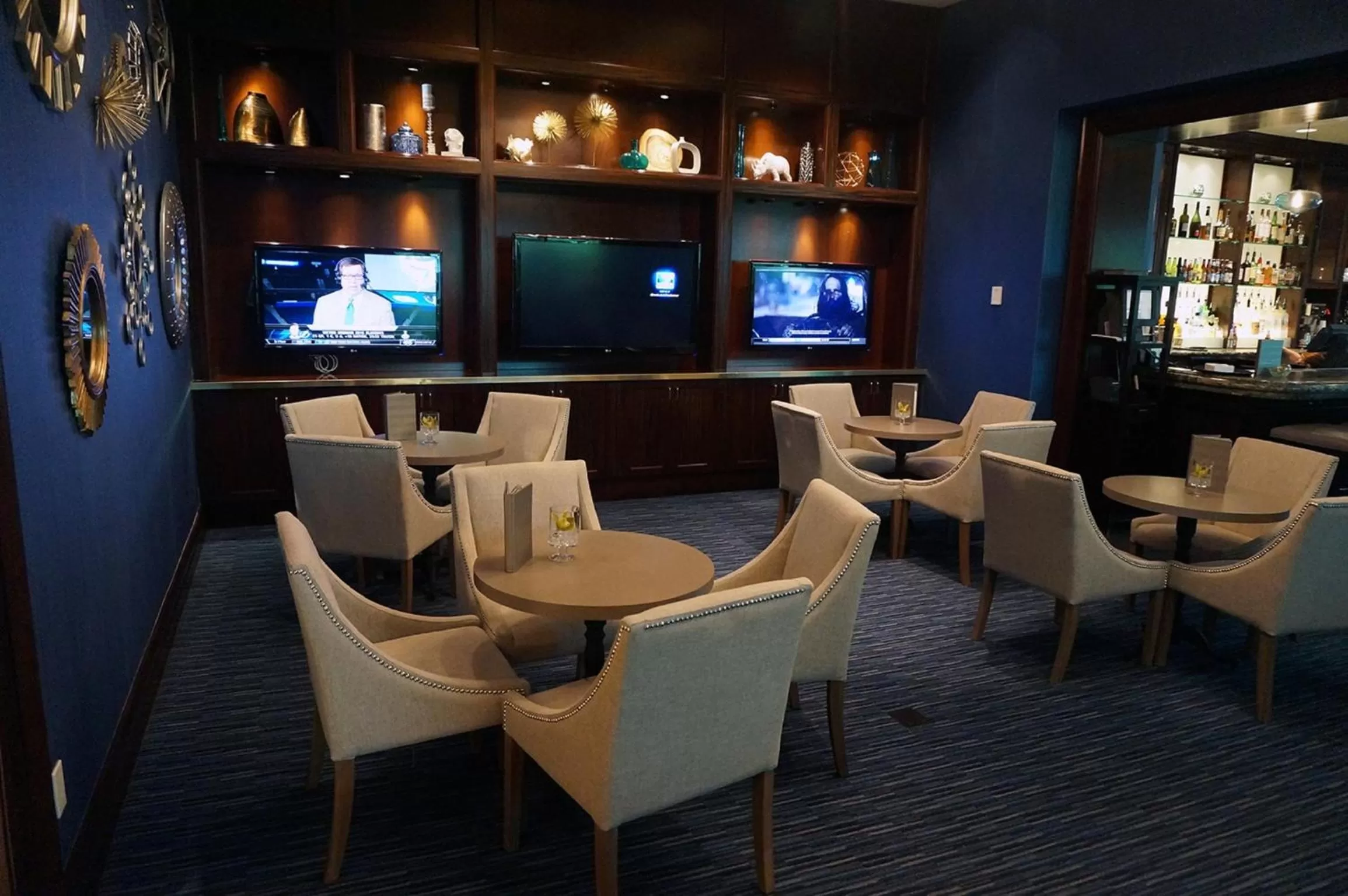 Restaurant/places to eat in Luxury Suites International at The Signature