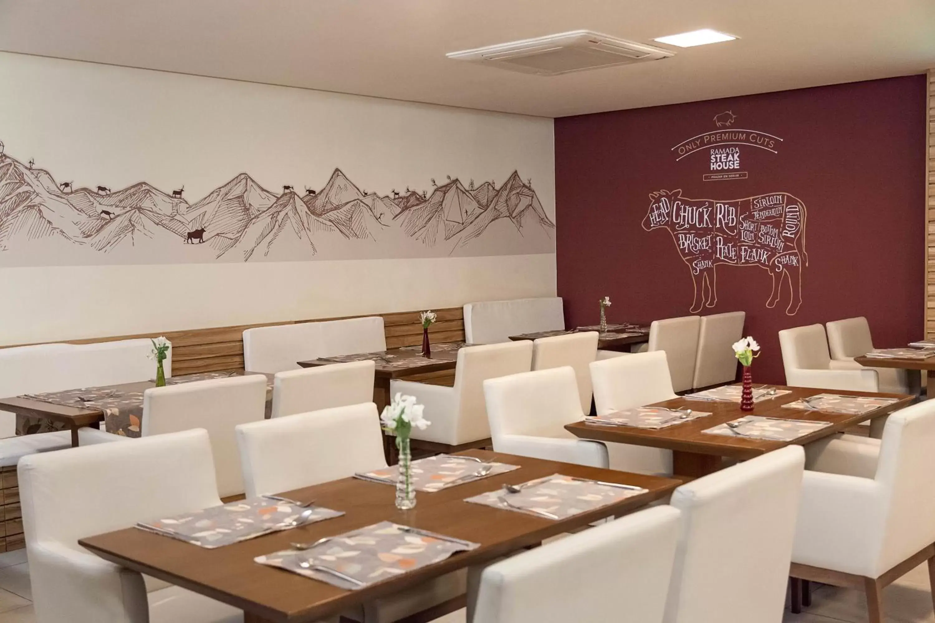 Restaurant/places to eat in Ramada by Wyndham Macae Hotel & Suites Restaurant/places to eat in Ramada by Wyndham Macae Hotel & Suites