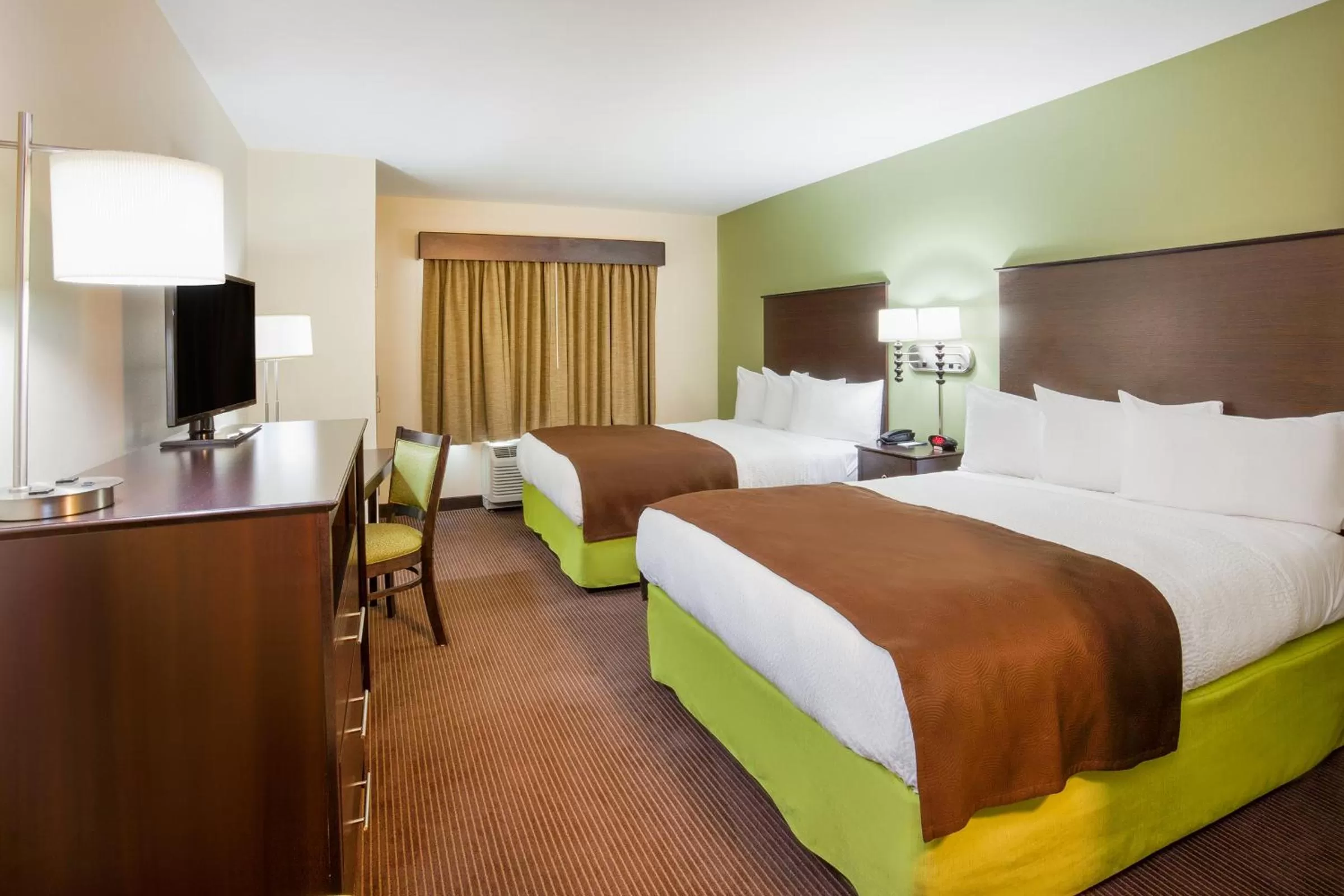 Photo of the whole room, Bed in AmericInn by Wyndham Hartford SD