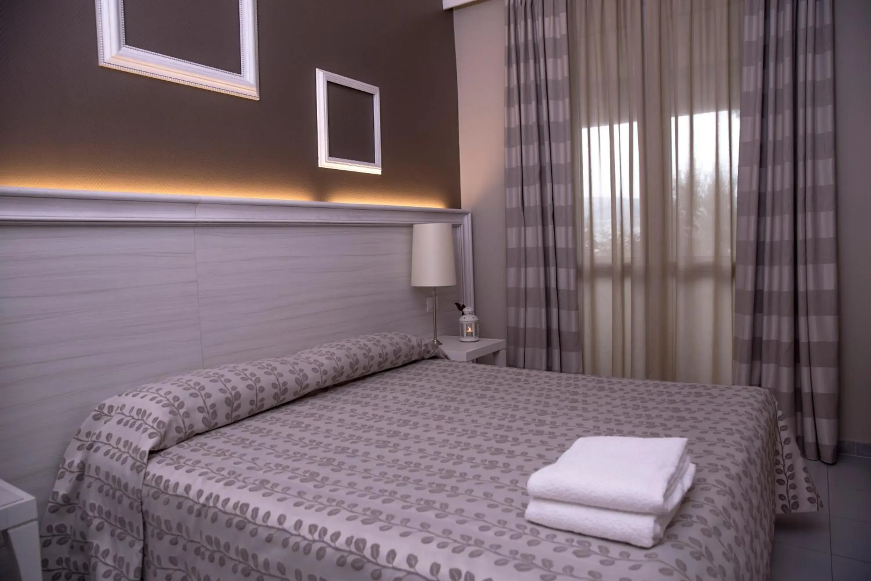 Bedroom, Room Photo in Hotel Degli Ulivi