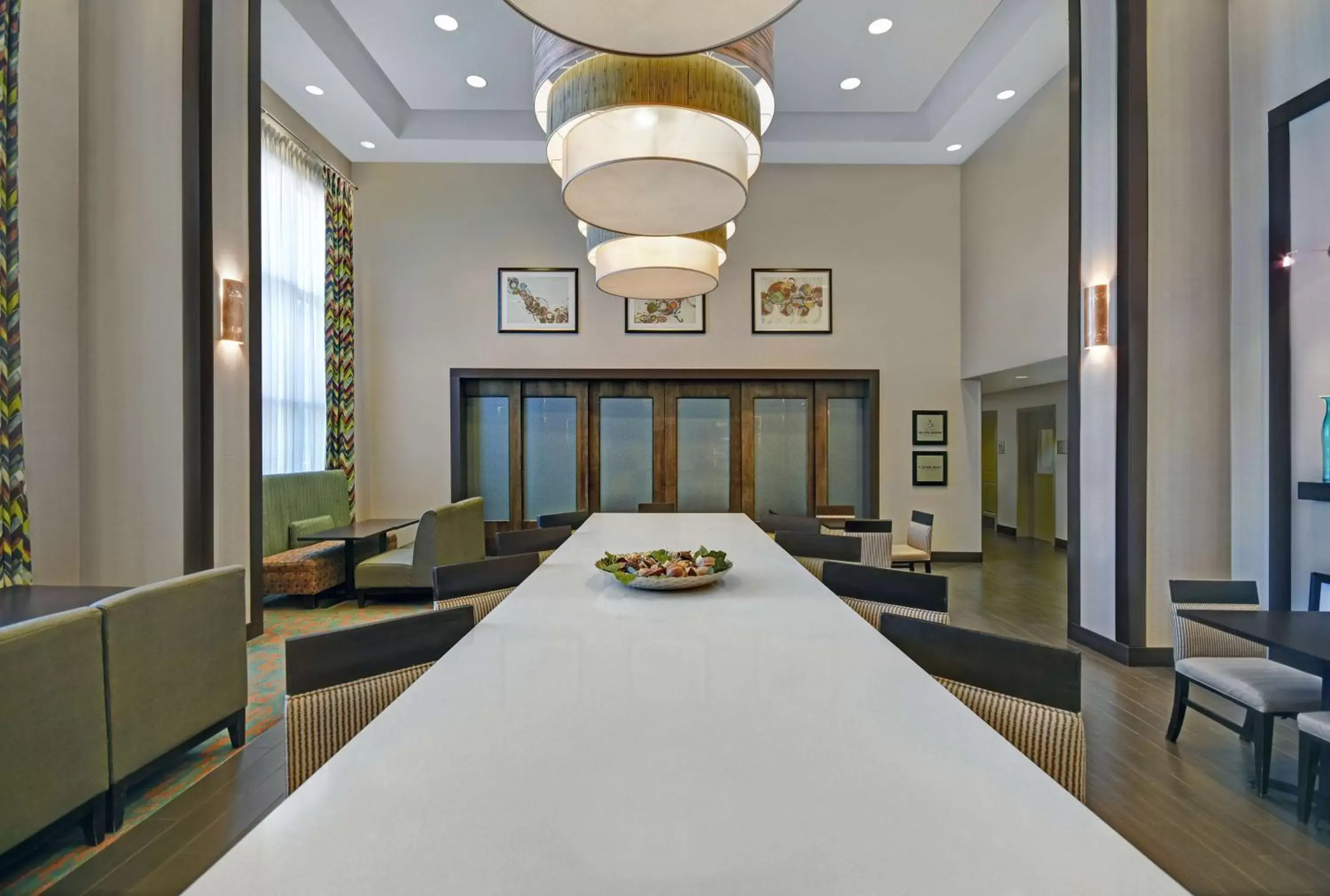 Lobby or reception in Hampton Inn and Suites Robbinsville