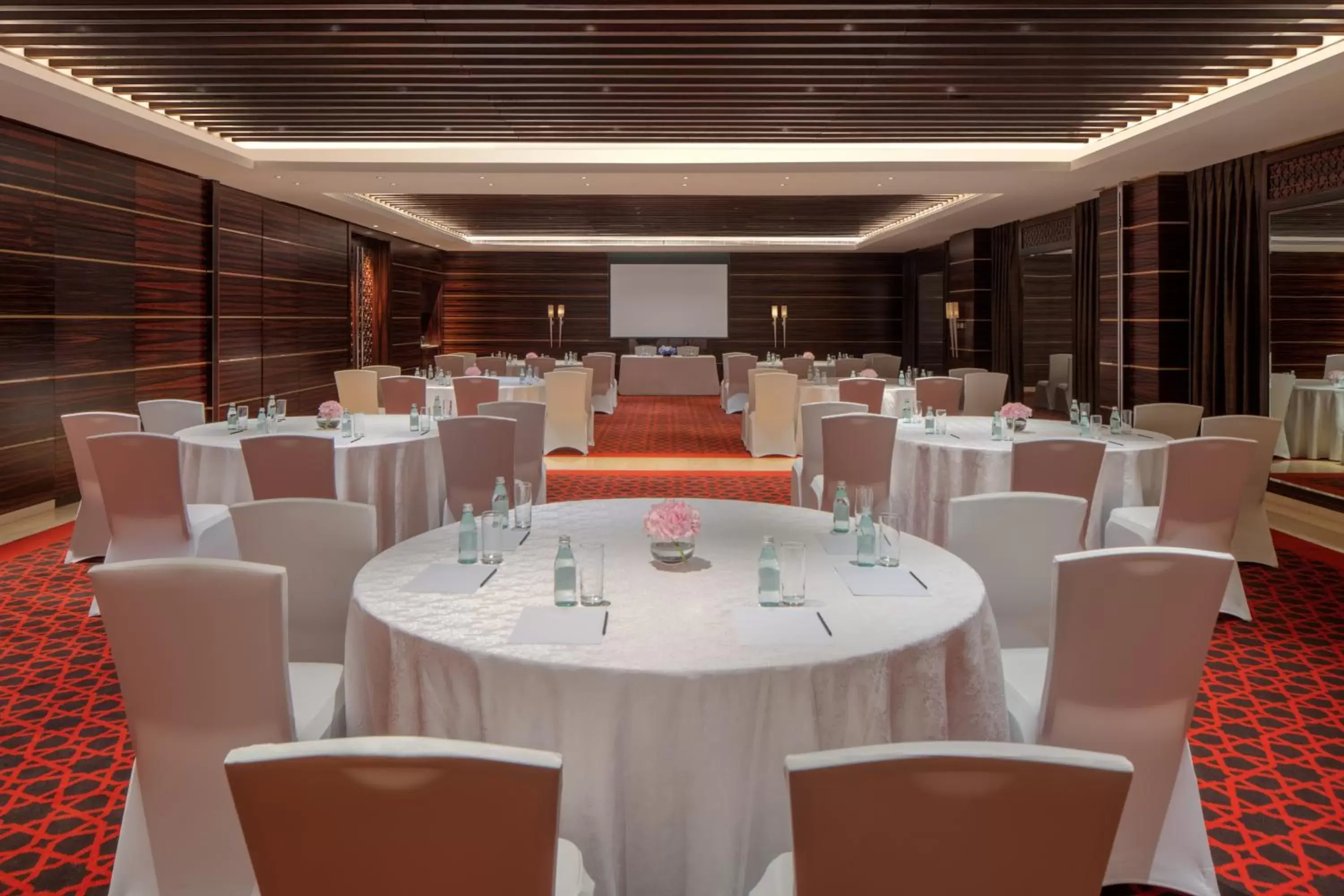 Banquet/Function facilities, Banquet Facilities in Raffles Dubai