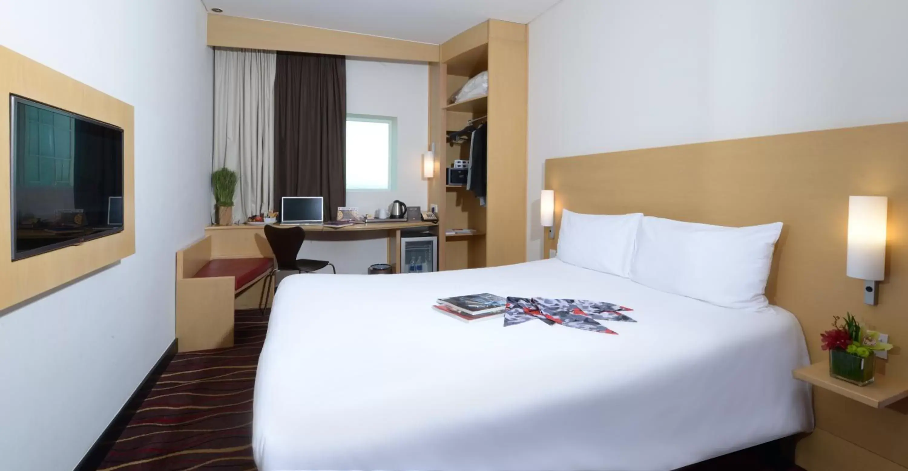 Bedroom, Bed in ibis Seef Manama