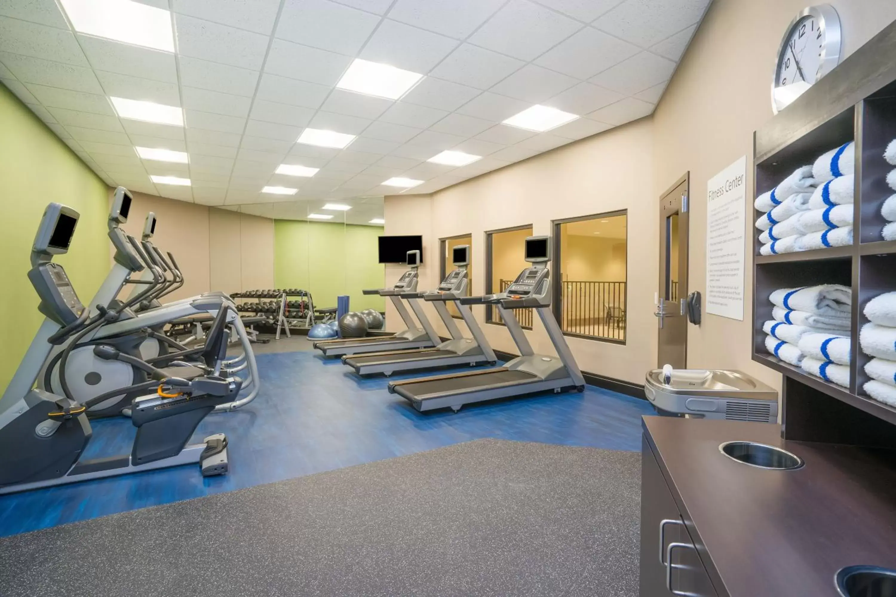 Fitness centre/facilities in Holiday Inn - Terre Haute by IHG Fitness centre/facilities in Holiday Inn - Terre Haute by IHG