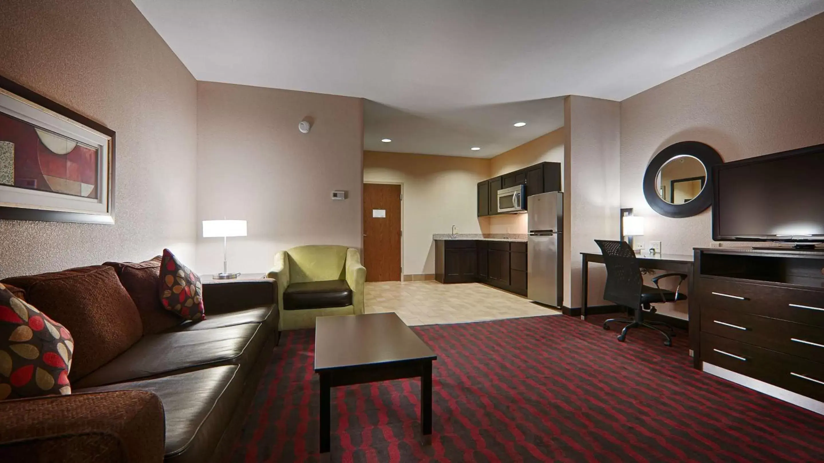 Photo of the whole room, Seating Area in Best Western Plus Cushing Inn & Suites