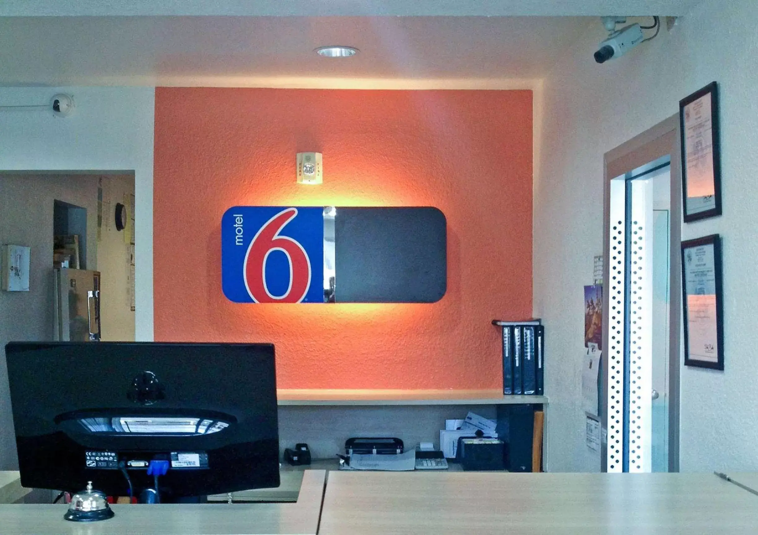 Lobby or reception, TV/Entertainment Center in Motel 6-Carson City, NV