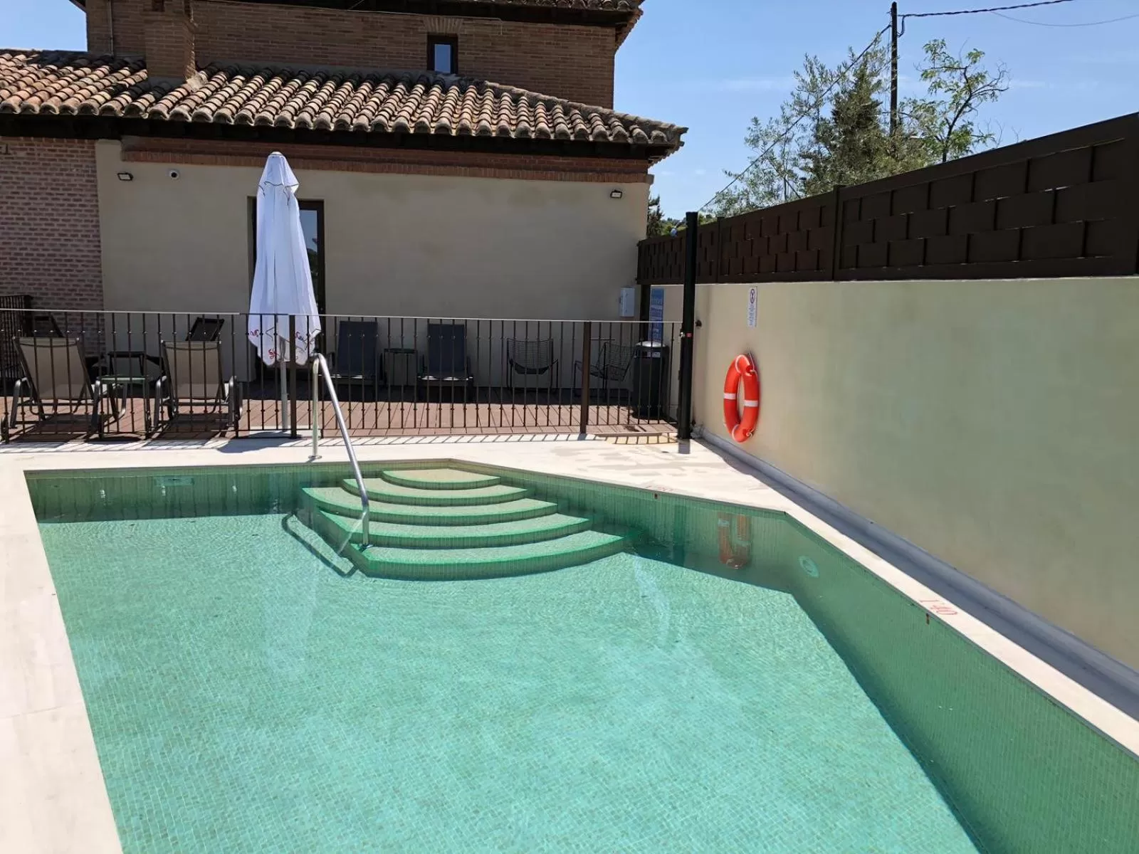 Swimming pool in Hotel Los Cigarrales
