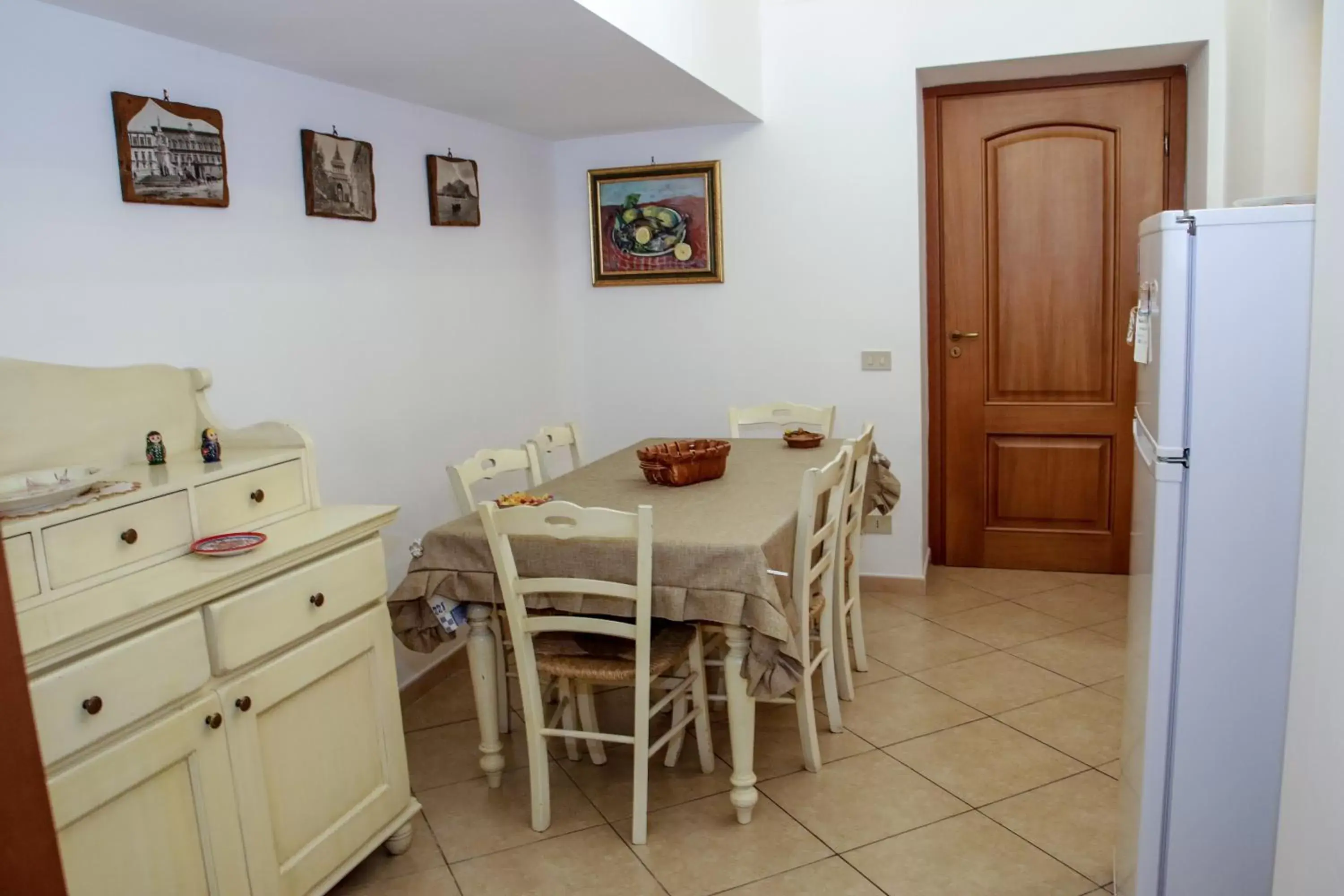 Dining Area in B&B Maria Piddu