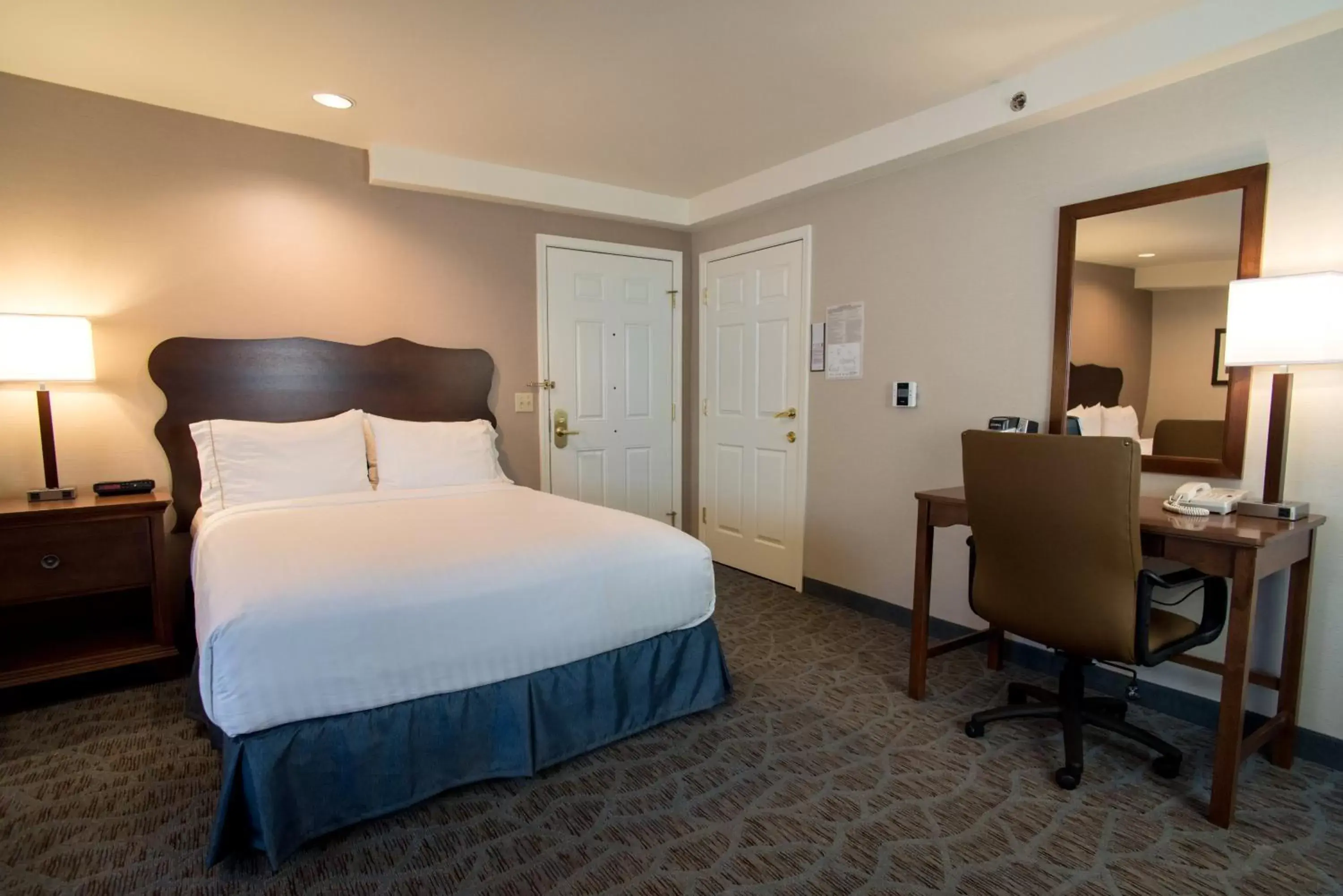 Photo of the whole room, Bed in Holiday Inn Express South Lake Tahoe, an IHG Hotel