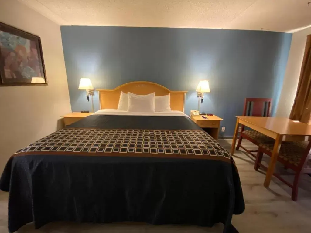 Bed in Serenity Inn