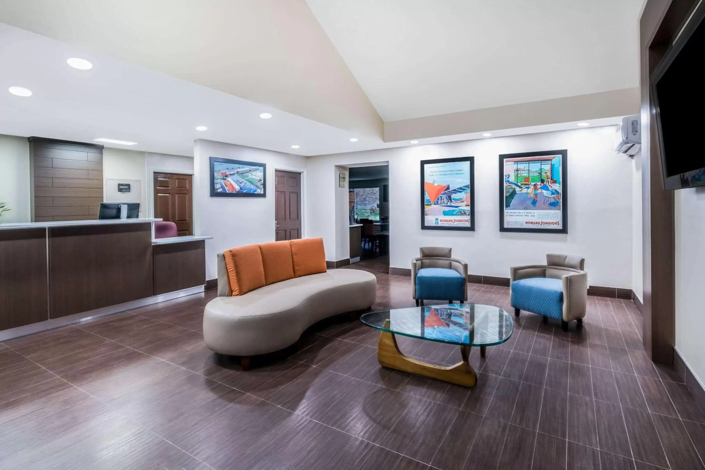 Lobby or reception, Seating Area in Howard Johnson by Wyndham Dalton