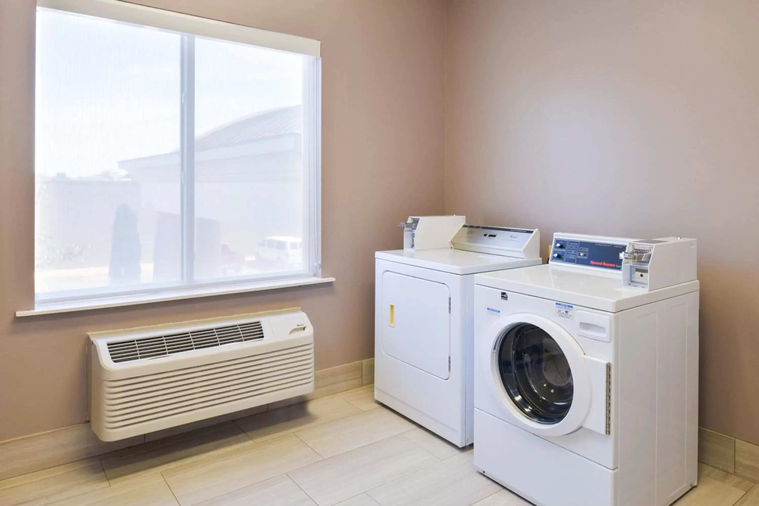 Other, Kitchen/Kitchenette in Holiday Inn Express Hotel & Suites Abilene Mall South, an IHG Hotel