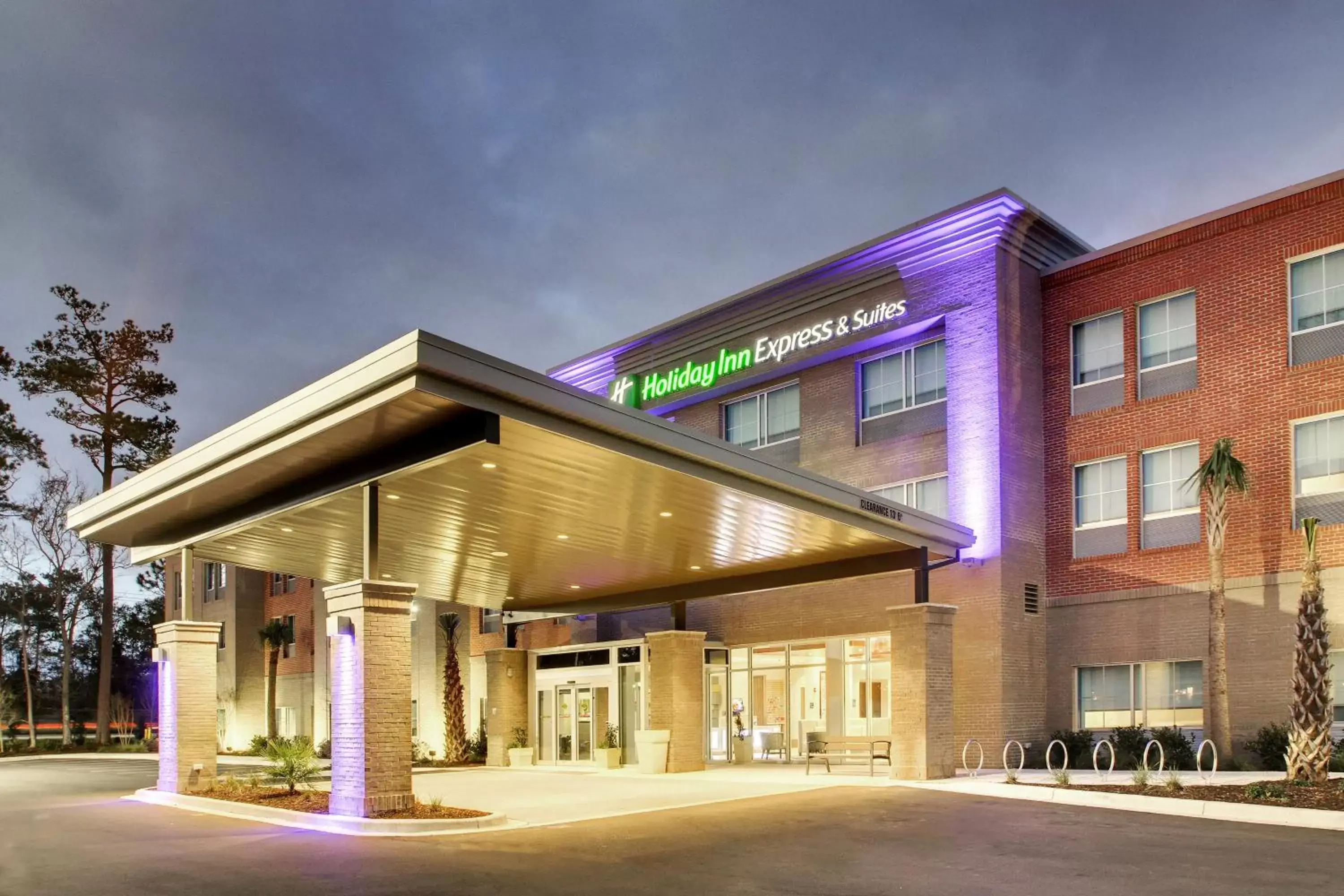 Property Building in Holiday Inn Express & Suites Charleston NE Mt Pleasant US17, an IHG Hotel