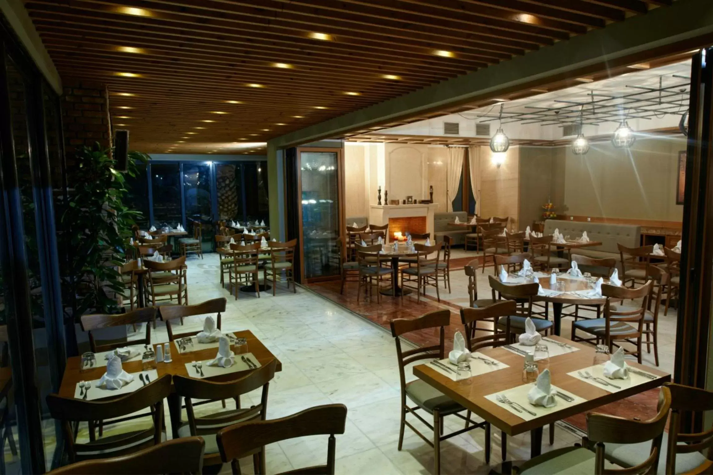 Restaurant/Places to Eat in Royal Hotel Thessaloniki
