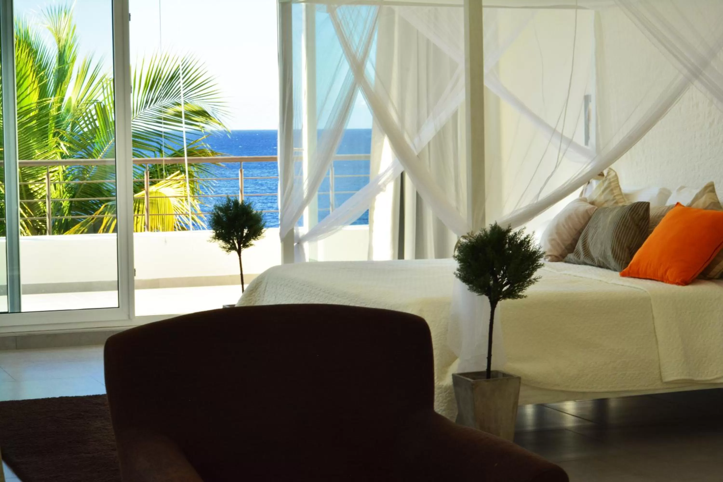 Day in Instyle Residences at Infiniti Blu