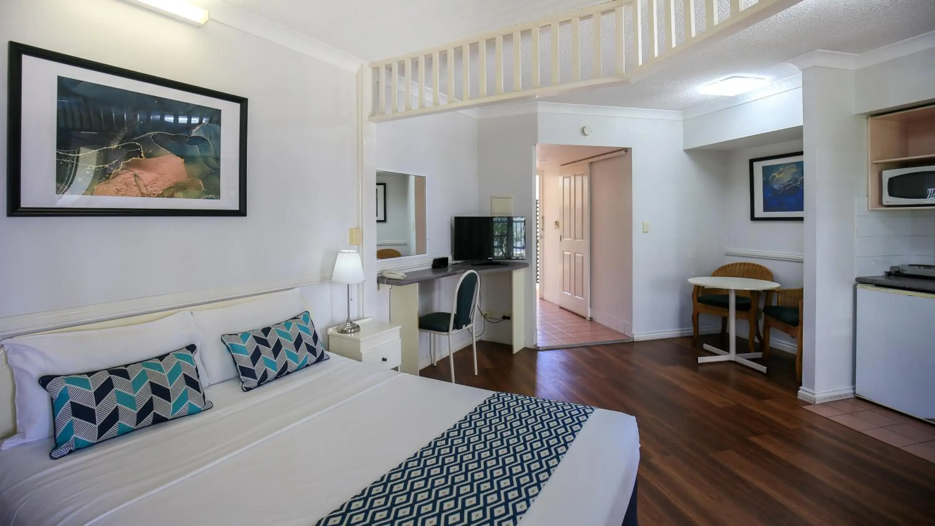 Bed in Toowong Central Motel Apartments Bed in Toowong Central Motel Apartments