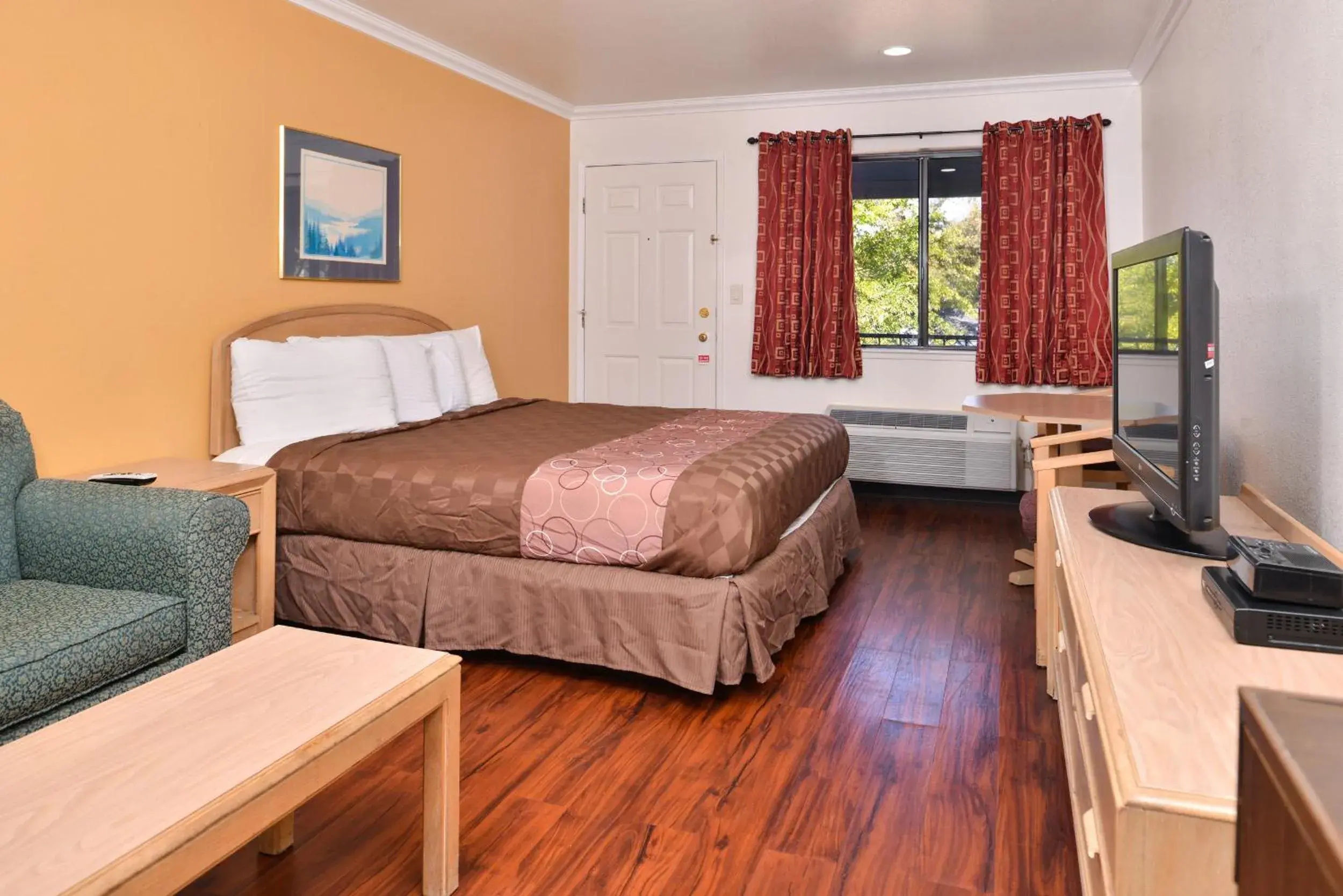 Bedroom in Americas Best Value Inn & Suites Clearlake Wine Country