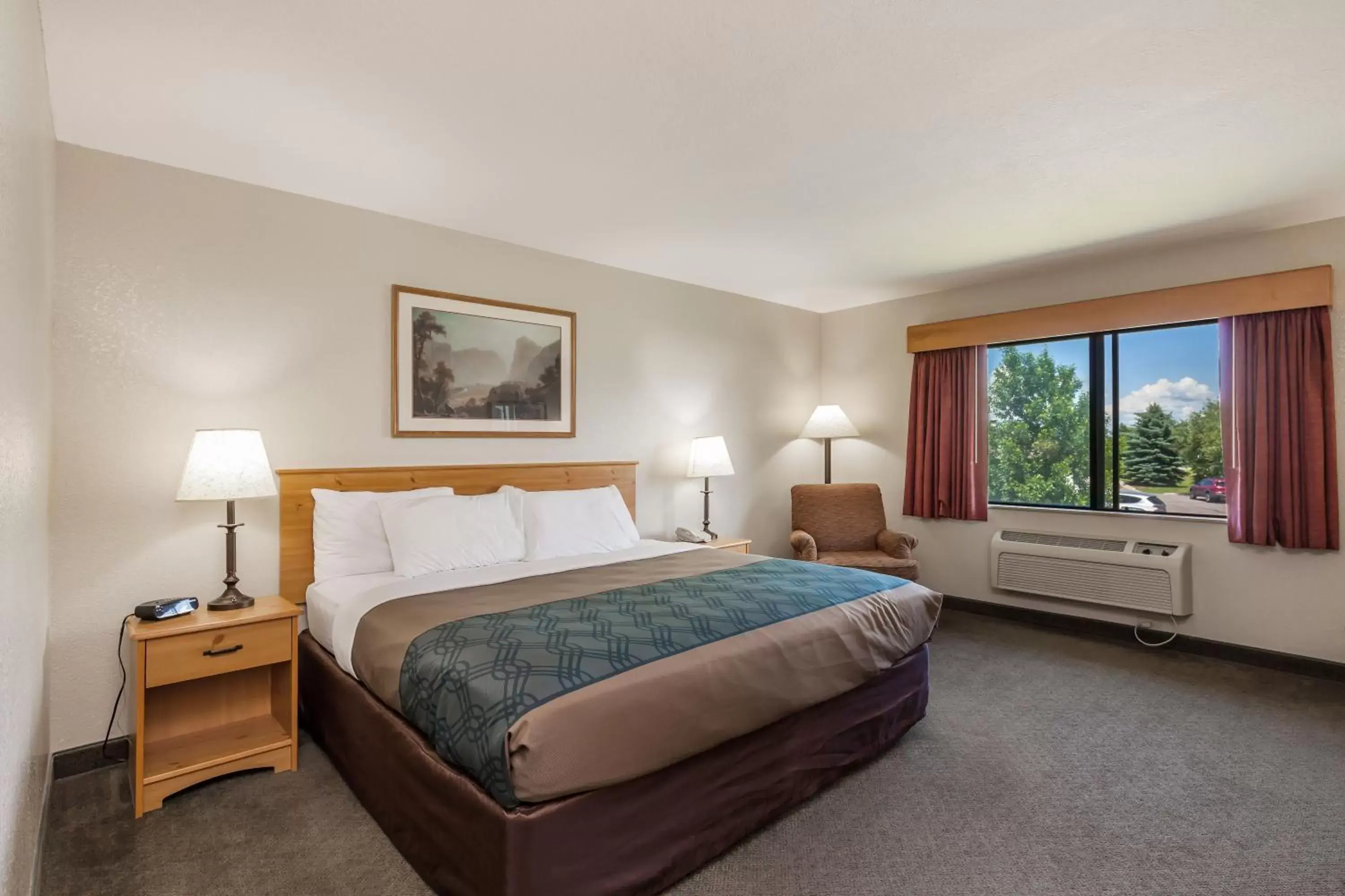 Photo of the whole room, Bed in MountainView Lodge and Suites