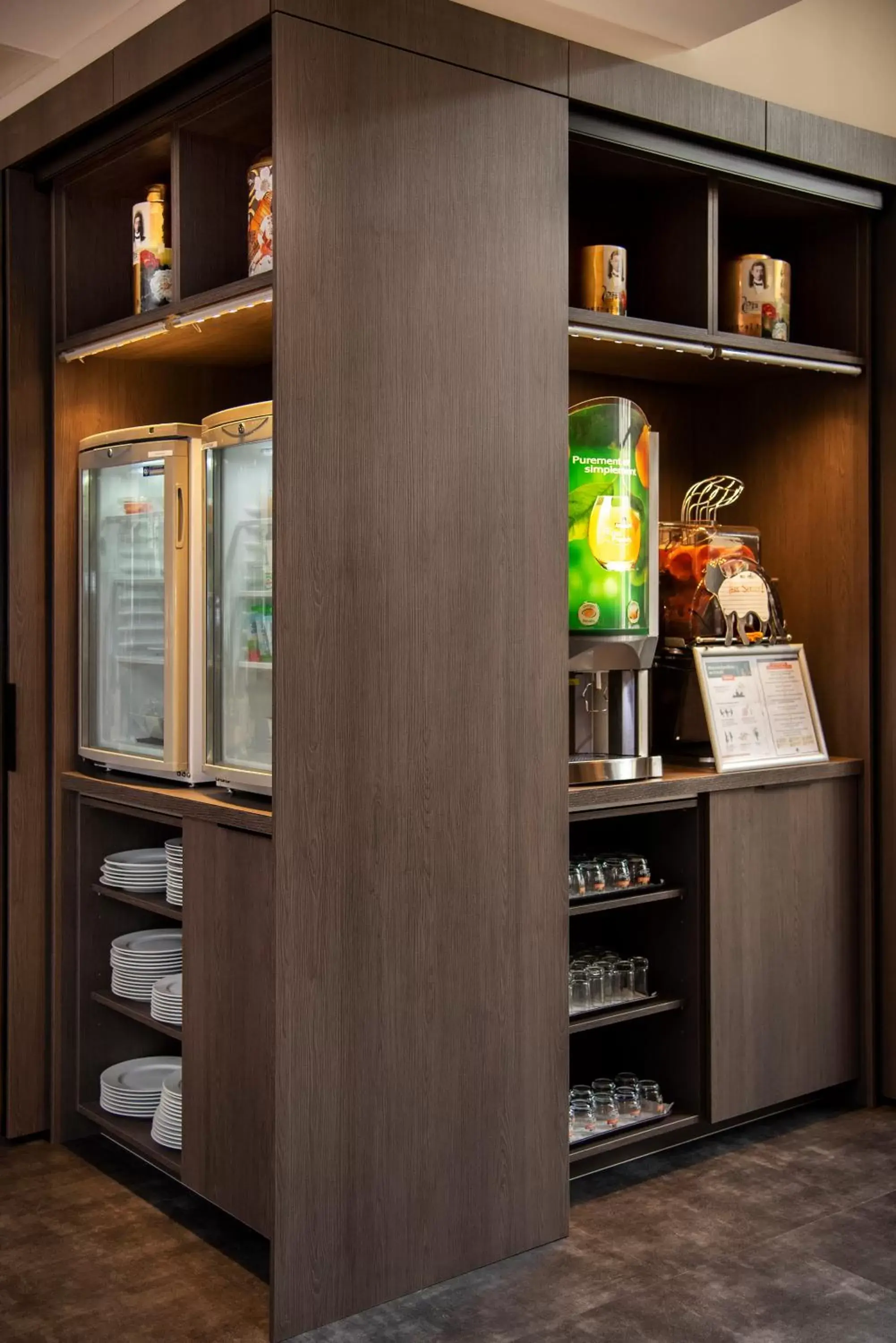 Continental breakfast in Best Western Plus Hôtel Colbert Continental breakfast in Best Western Plus Hôtel Colbert