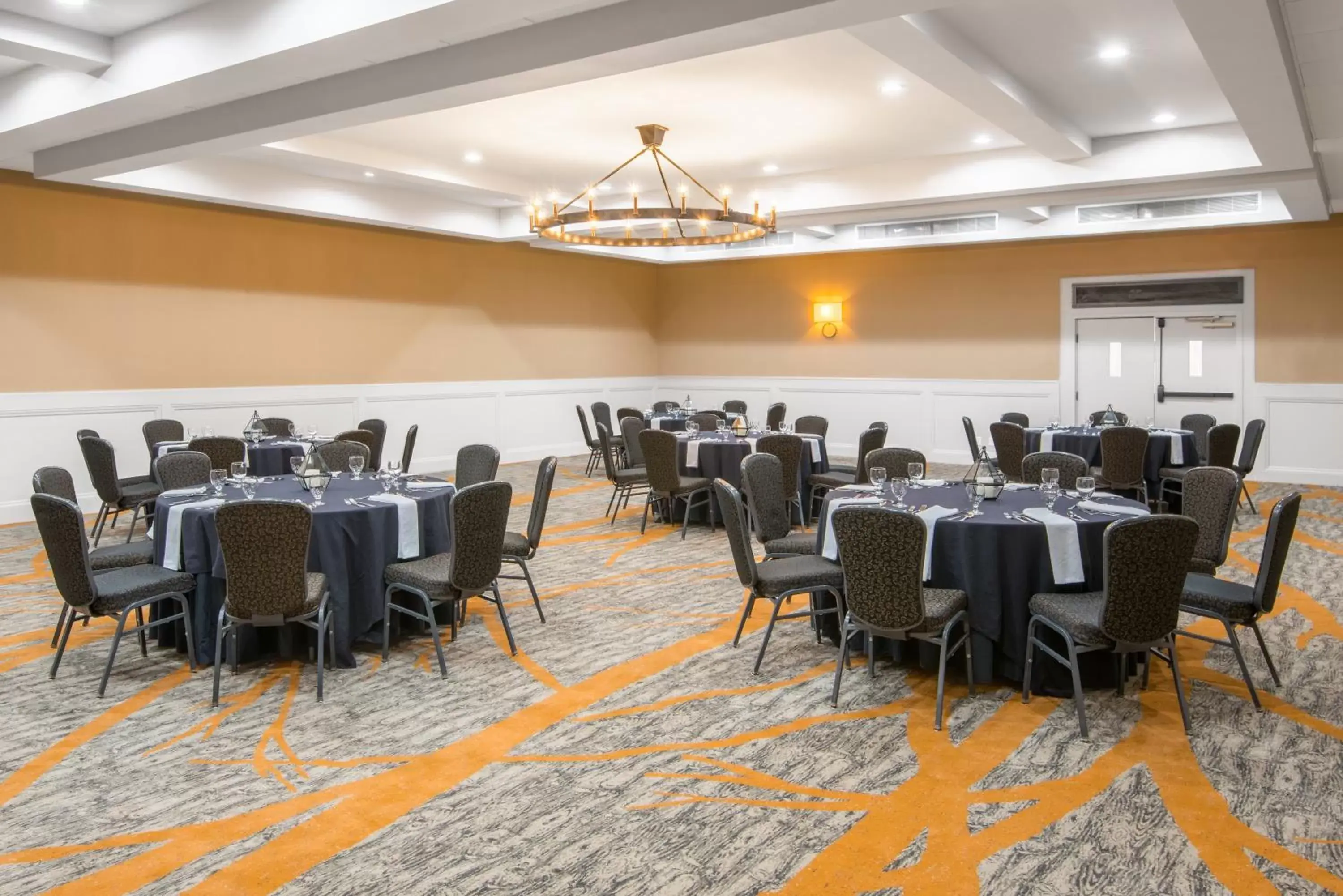 Banquet/Function facilities in Crowne Plaza Resort Asheville, an IHG Hotel
