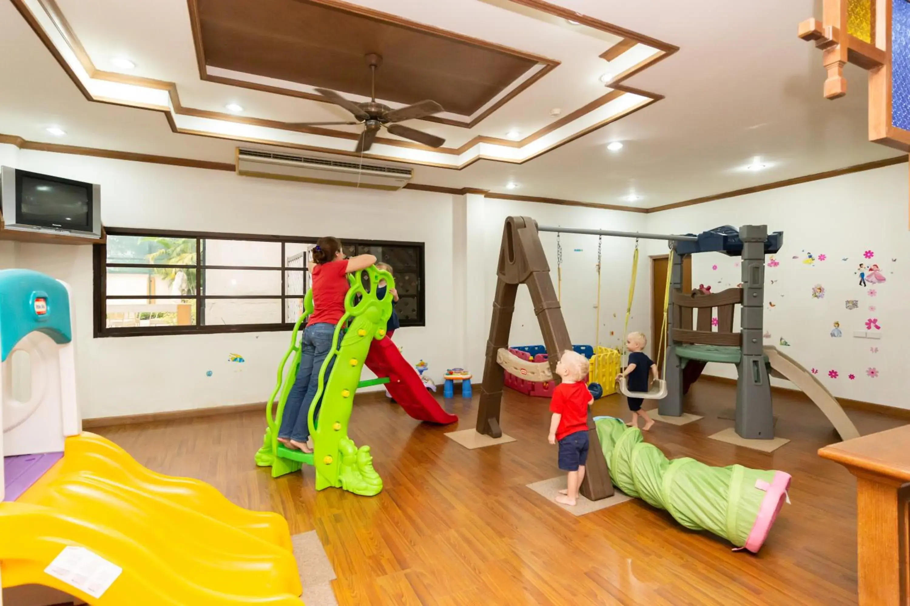 Children play ground in Oriental Palace