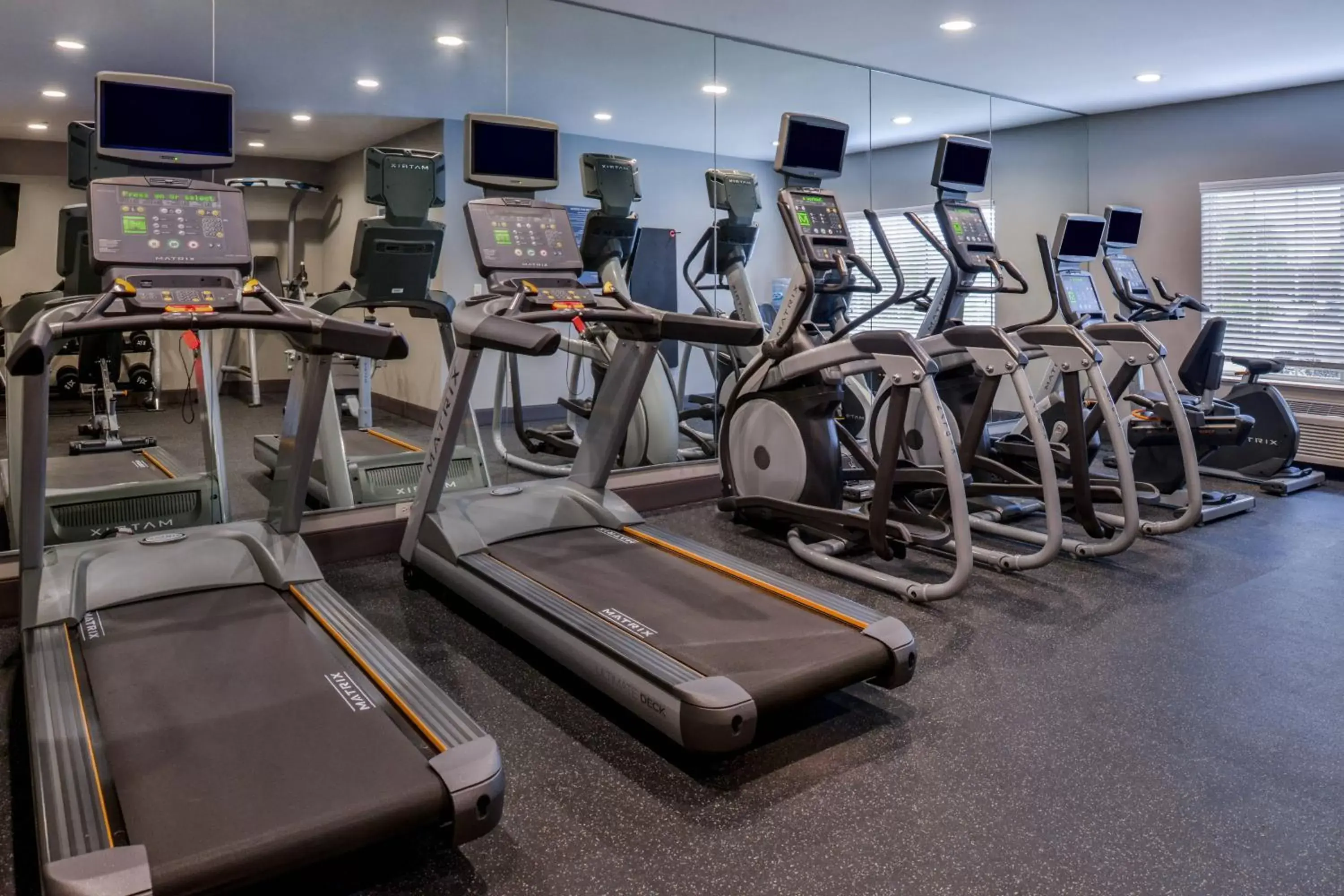 Fitness centre/facilities, Fitness Center/Facilities in Four Points By Sheraton Mount Prospect O’Hare