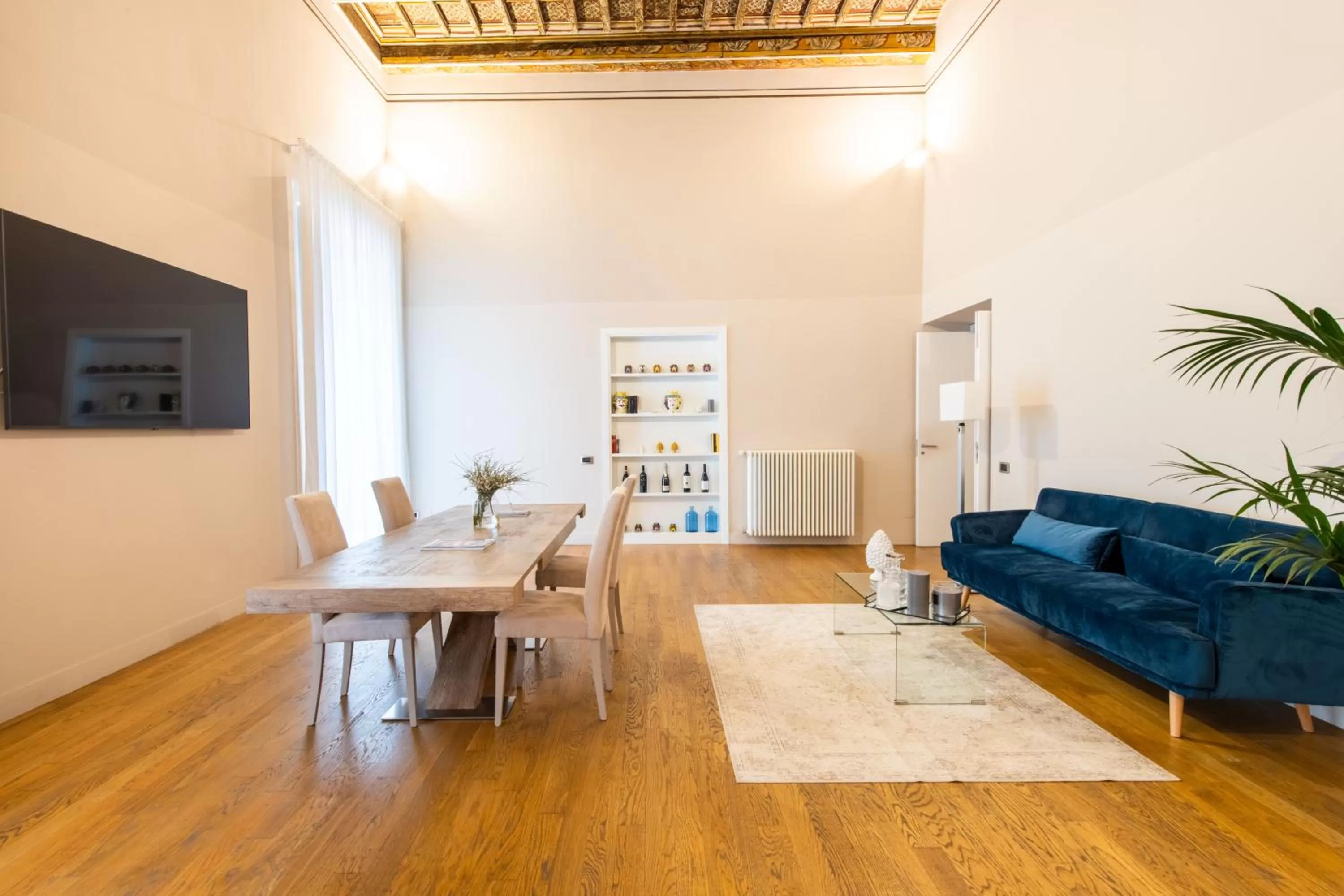 Seating area in Moncada Suites & Apartments