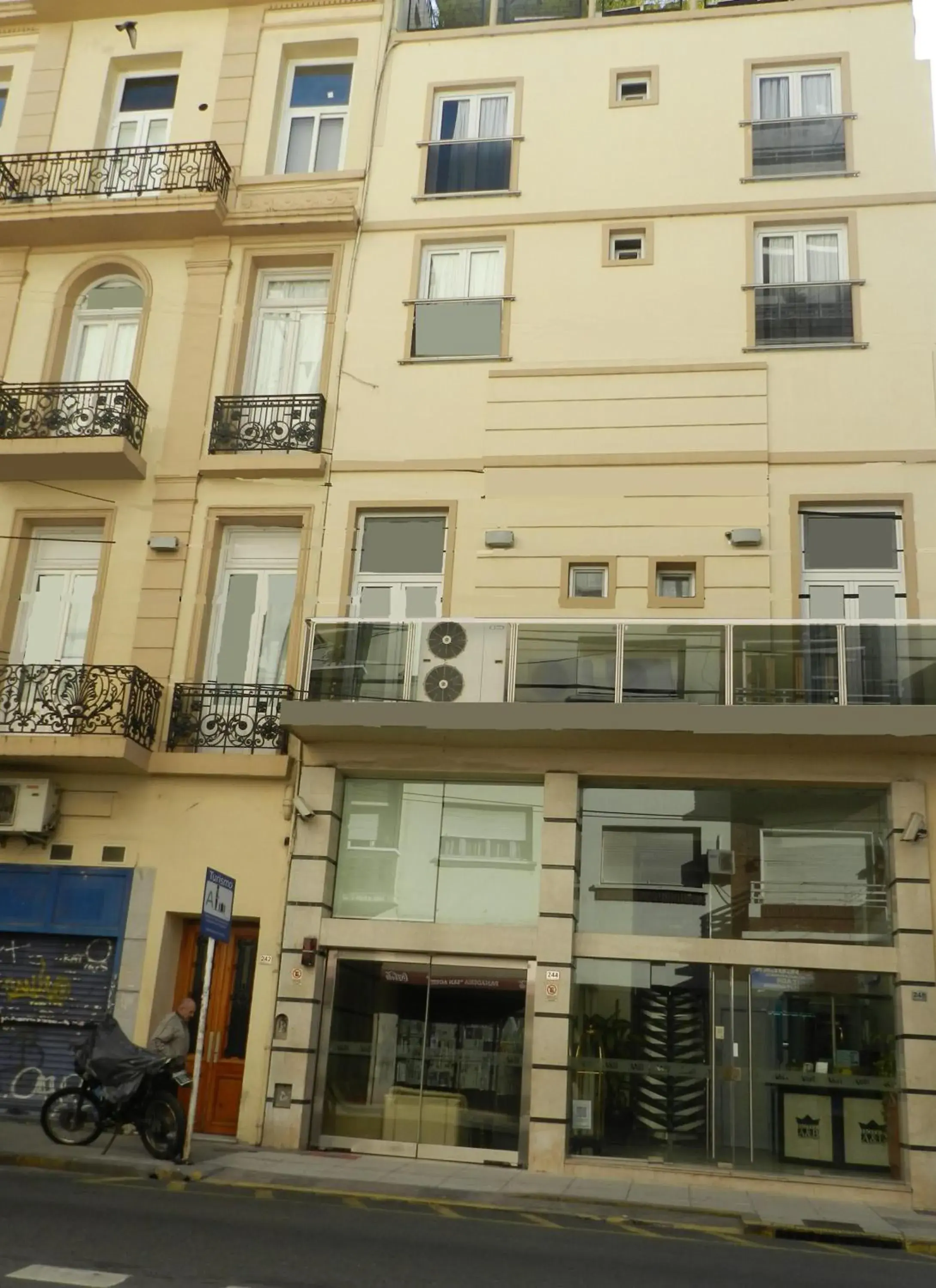 Facade/entrance in Hotel A&B Internacional Facade/entrance in Hotel A&B Internacional