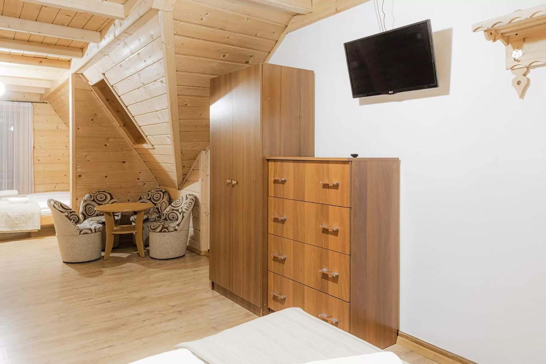 Seating area, Bed in Chata u Bronka