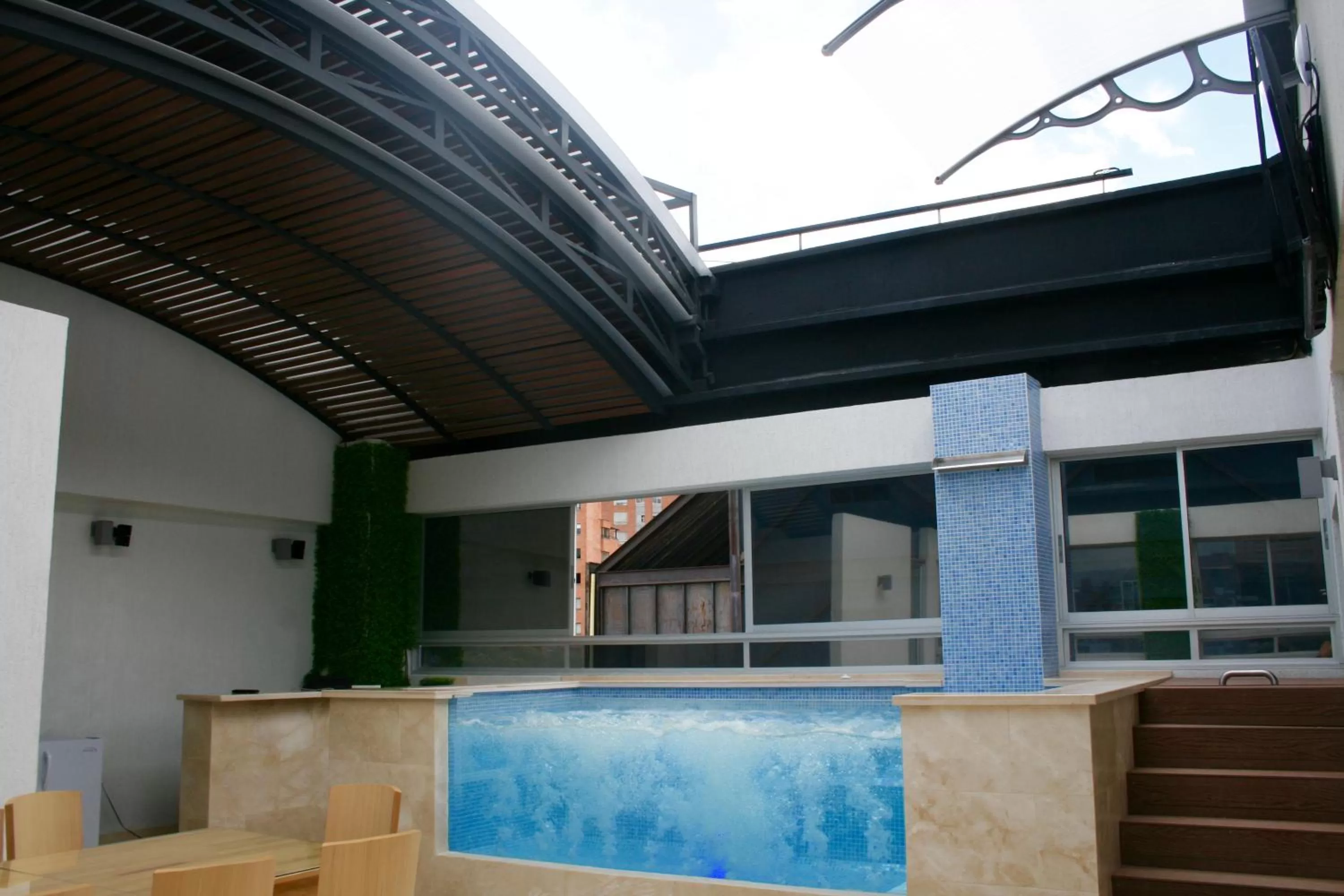 Entertainment in Hotel Madeiro