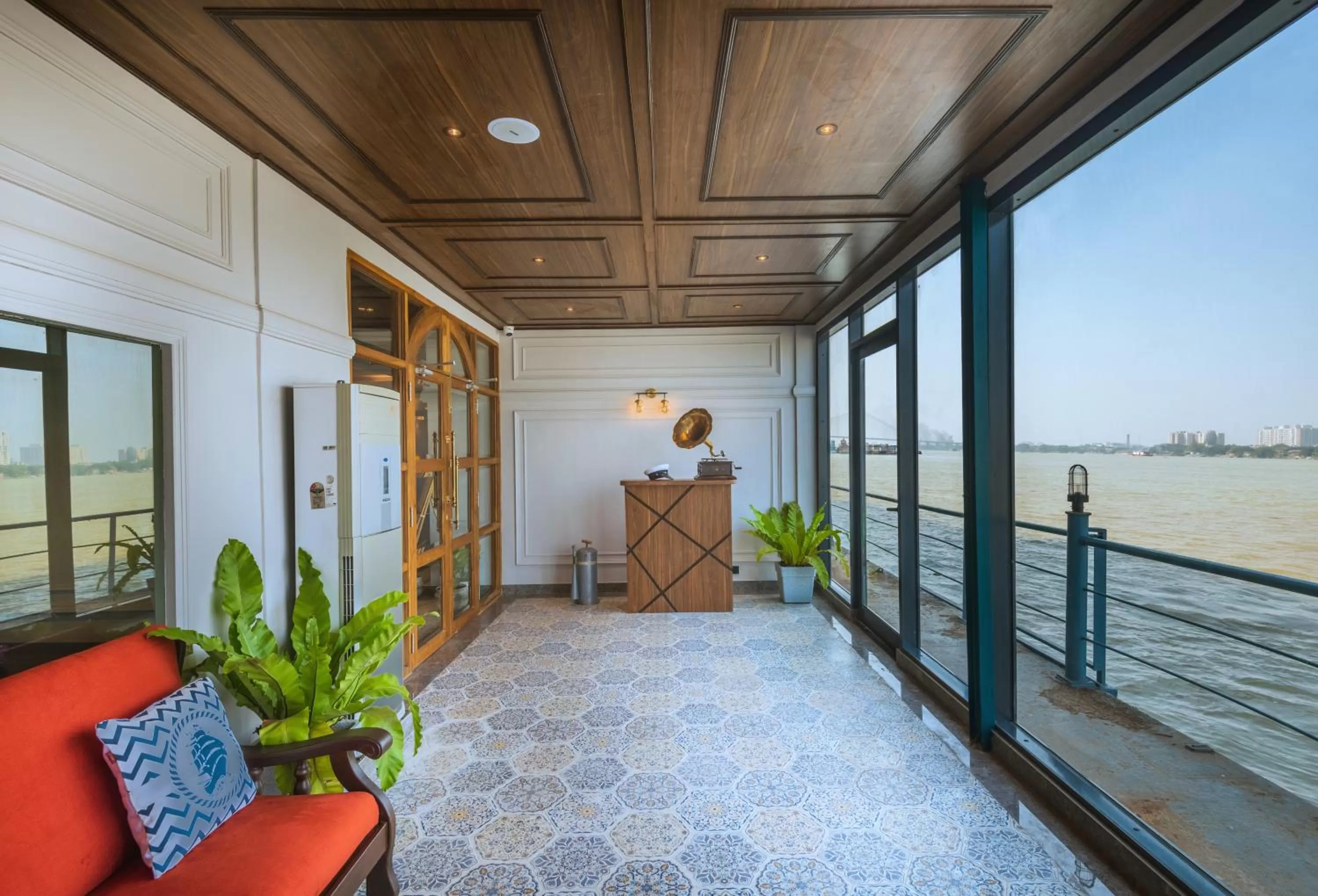 Day in Polo Floatel Kolkata